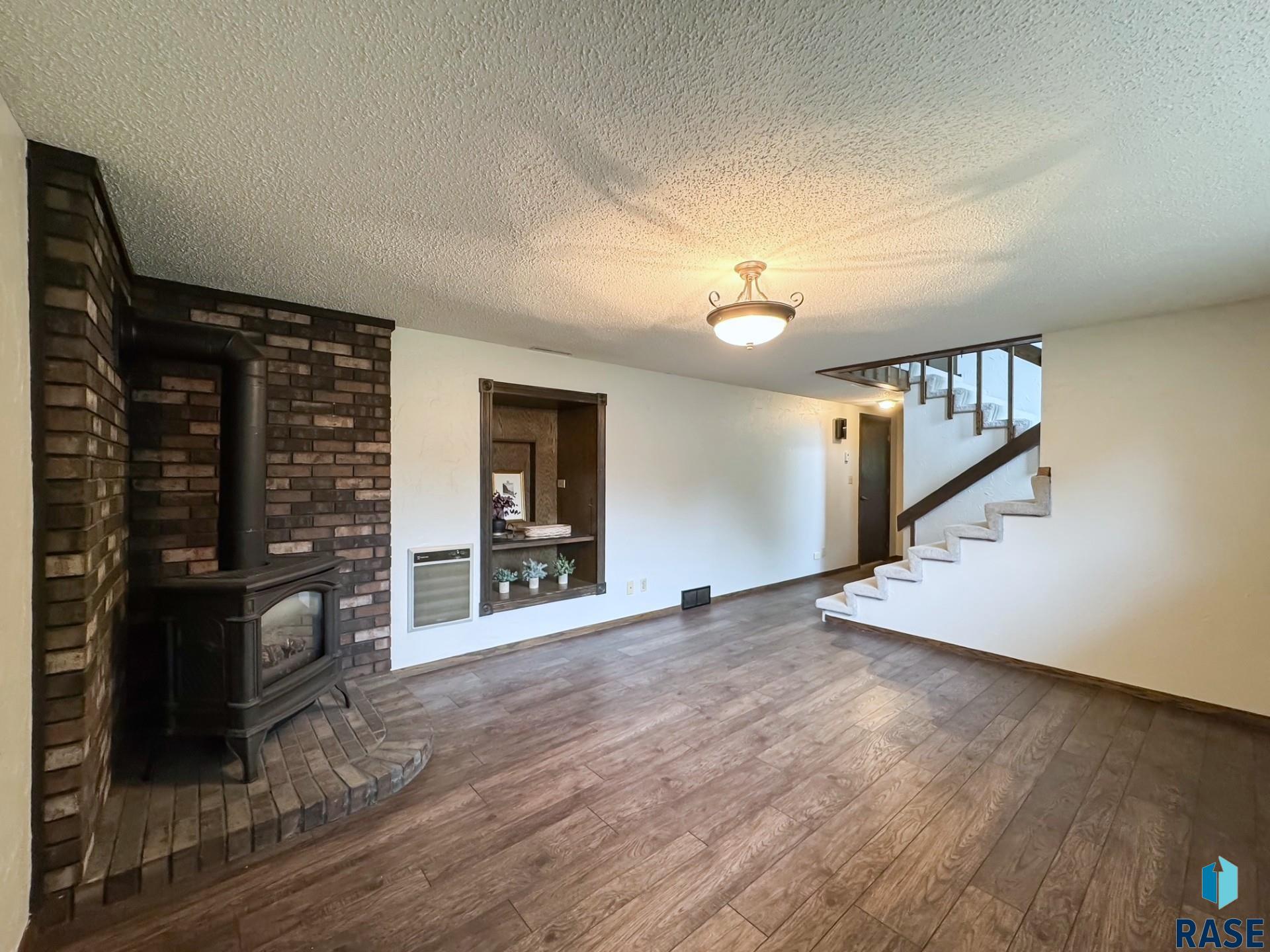 555 Danon Dr