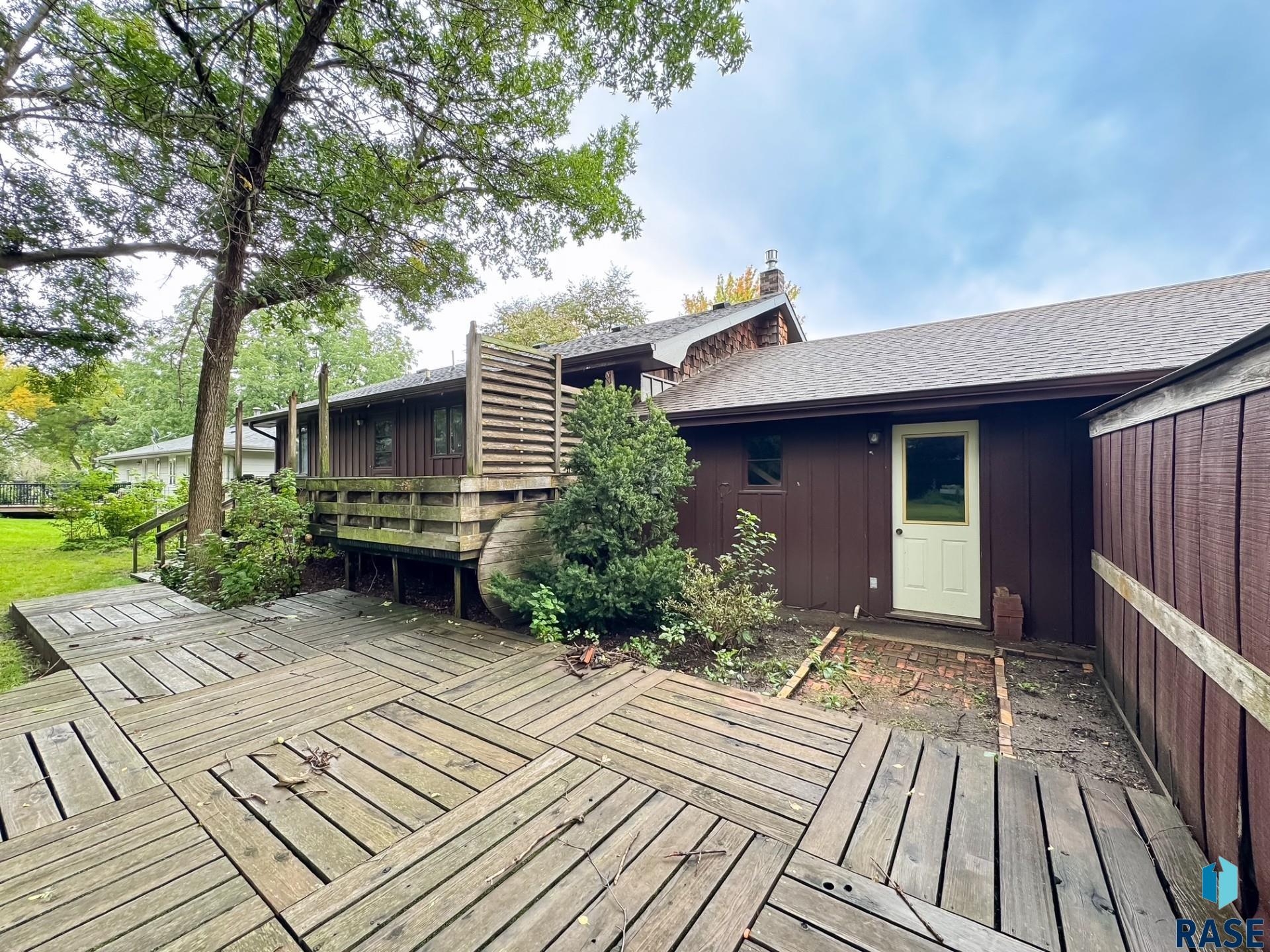 555 Danon Dr