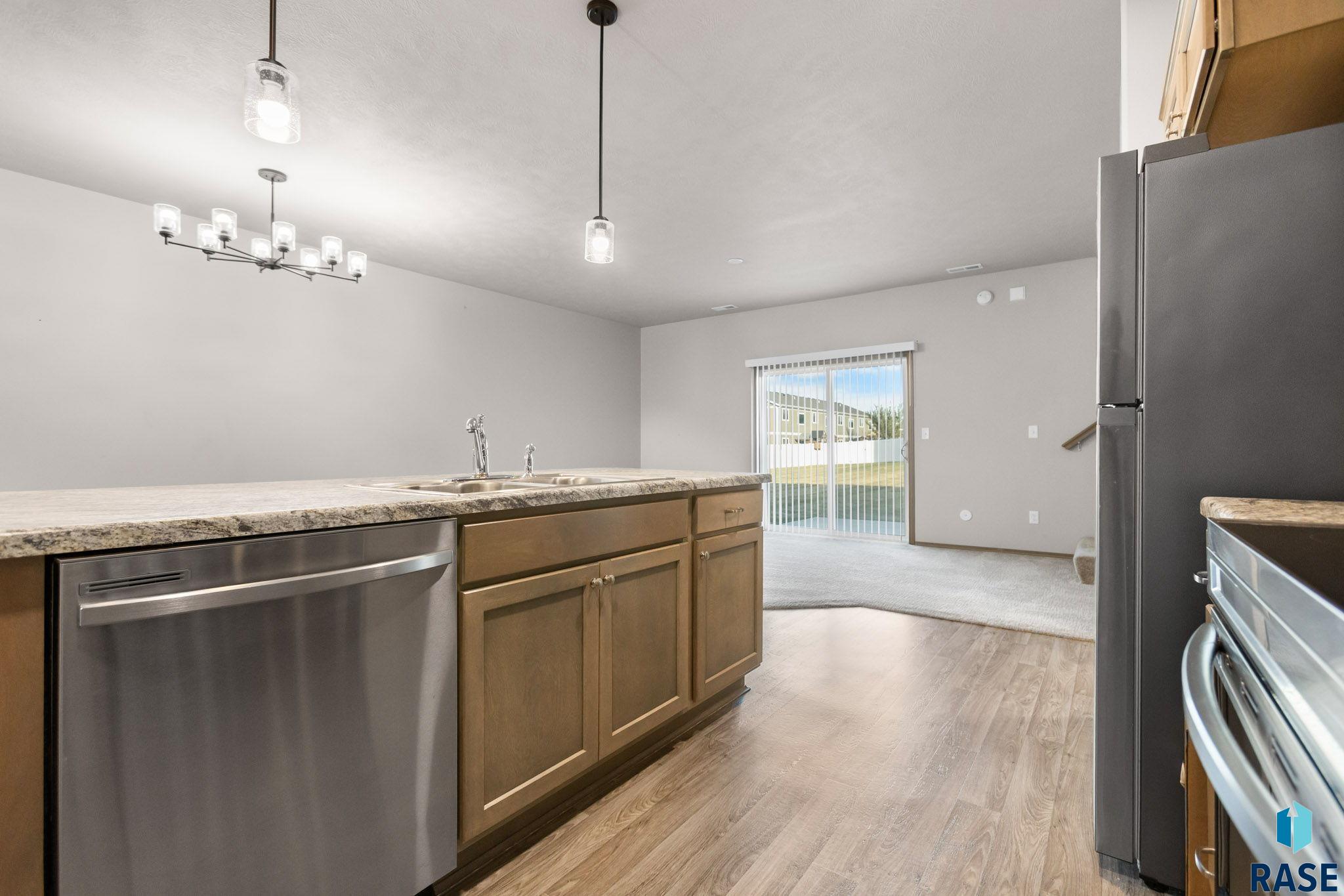 5812 Whisper Creek Pl, Sioux Falls