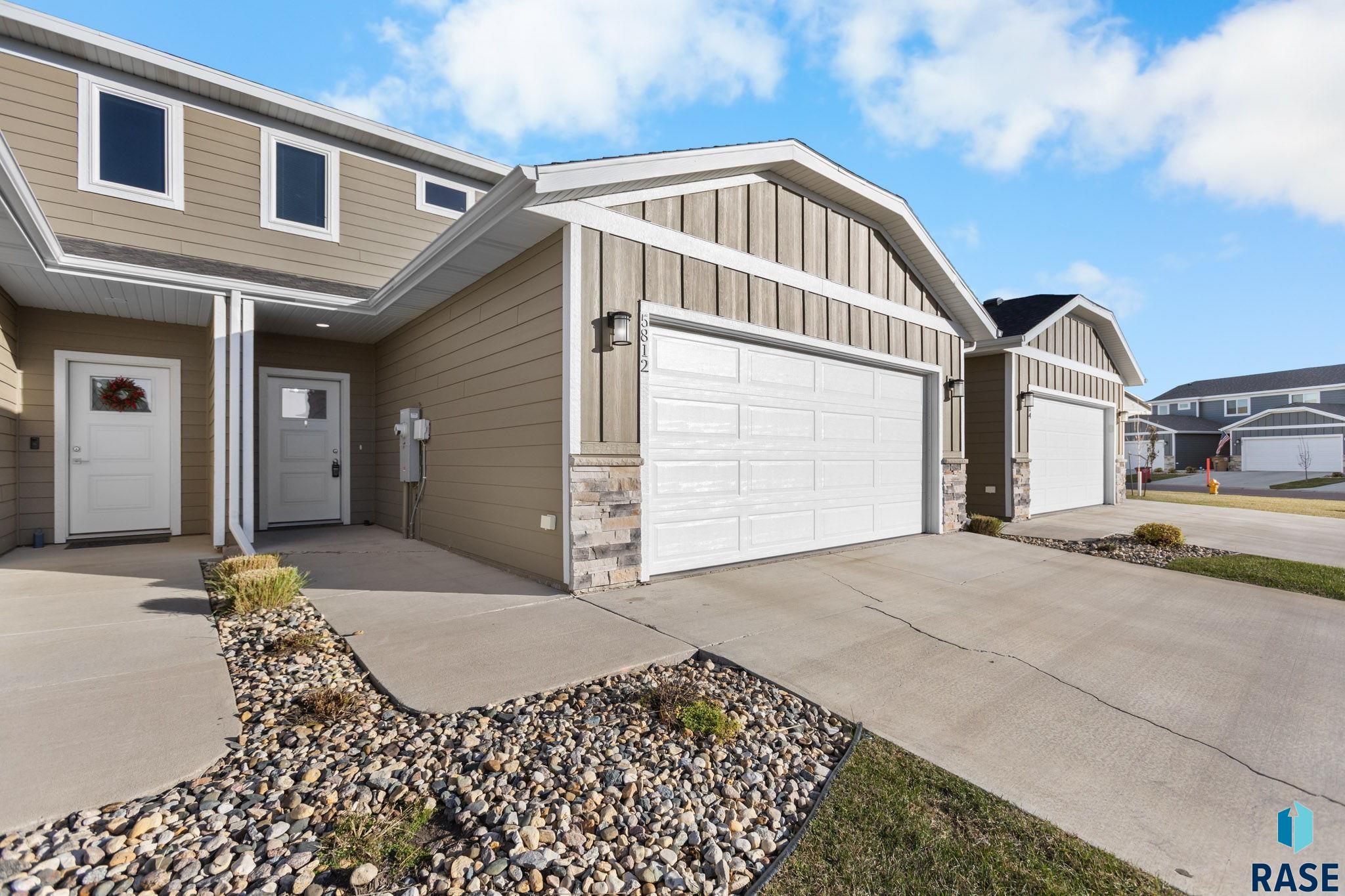 5812 Whisper Creek Pl, Sioux Falls