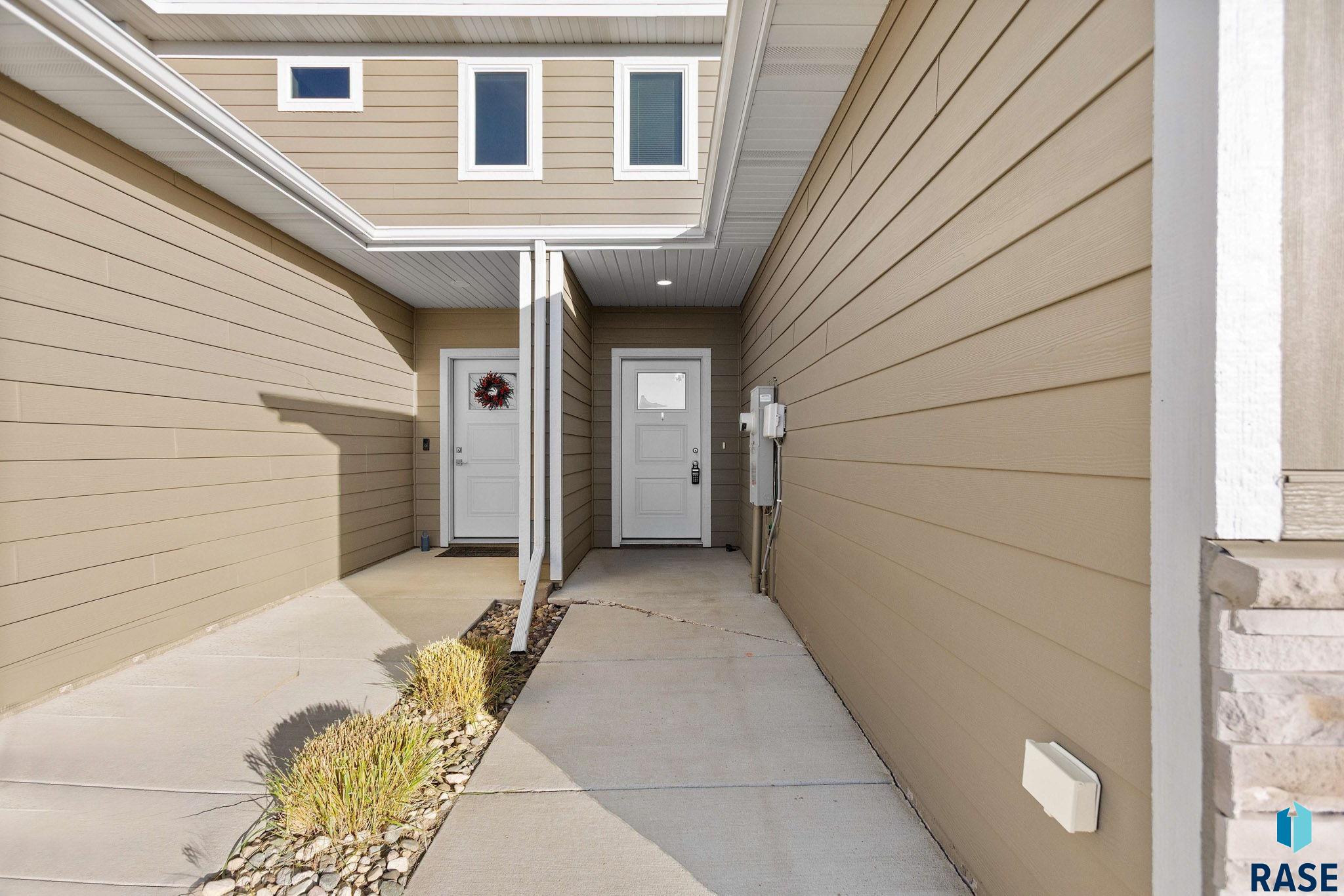 5812 Whisper Creek Pl, Sioux Falls