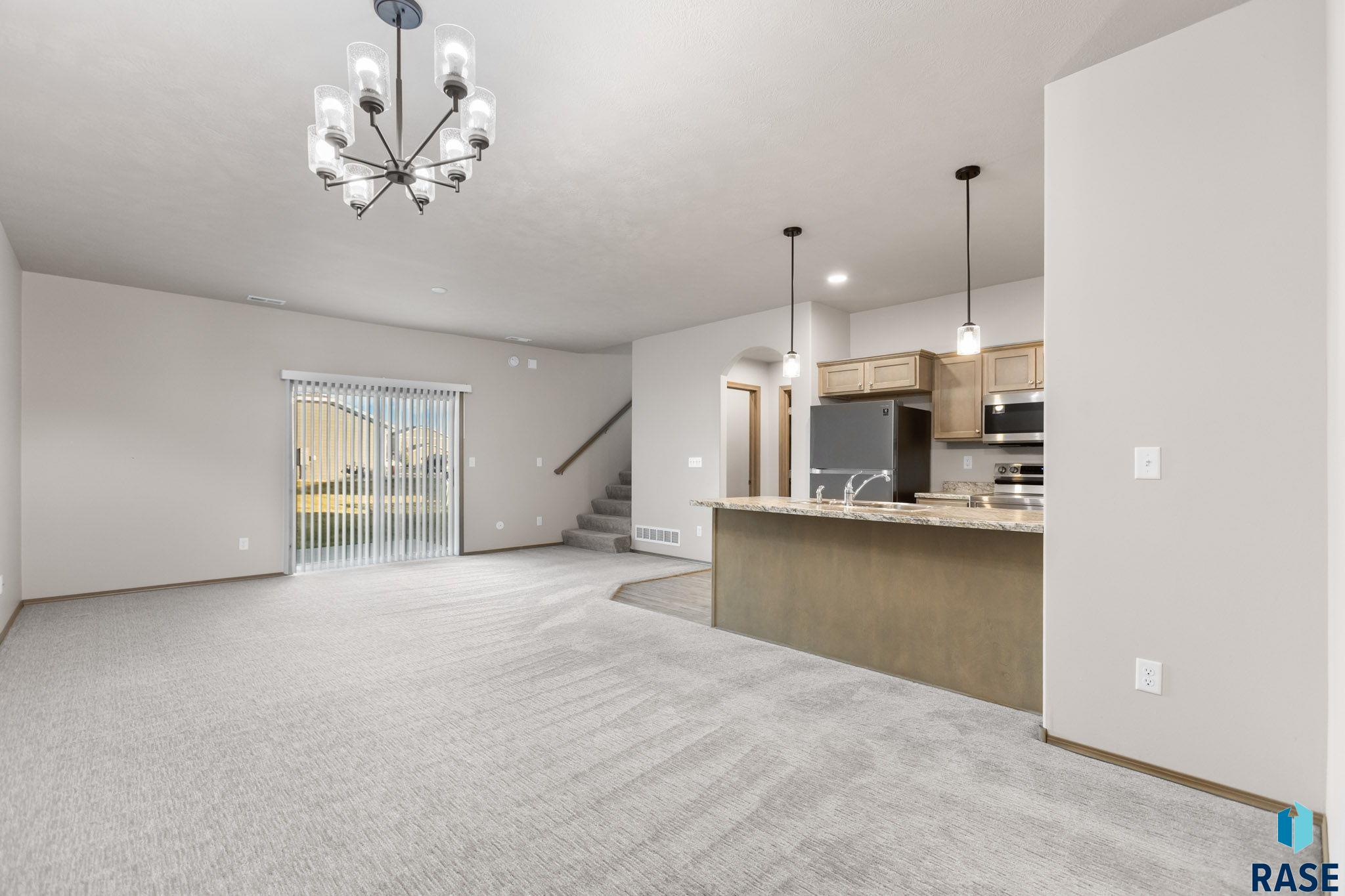 5812 Whisper Creek Pl, Sioux Falls