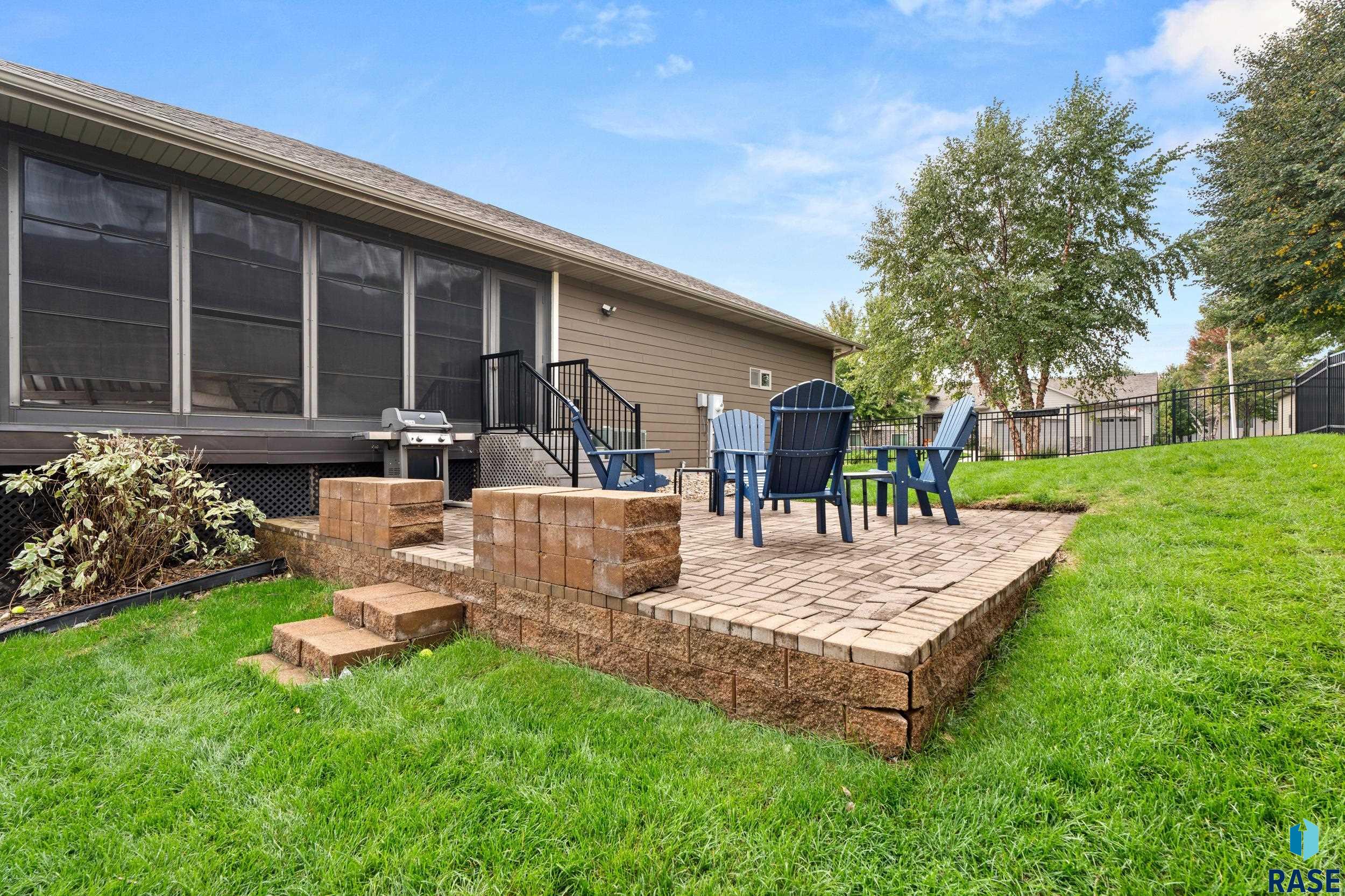 8012 Grass Creek Dr, Sioux Falls