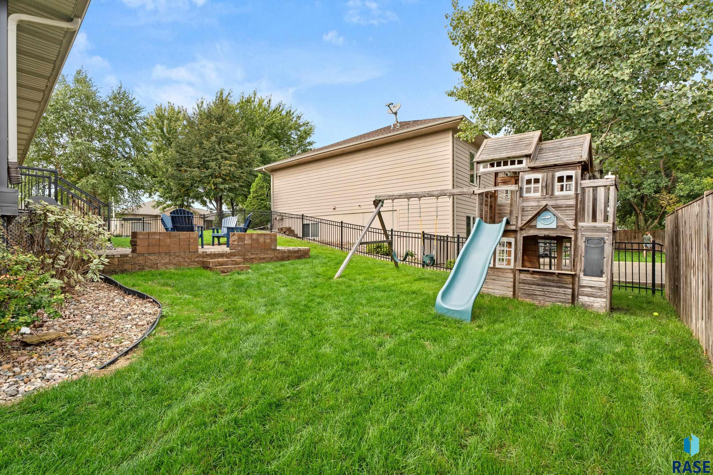 8012 Grass Creek Dr, Sioux Falls