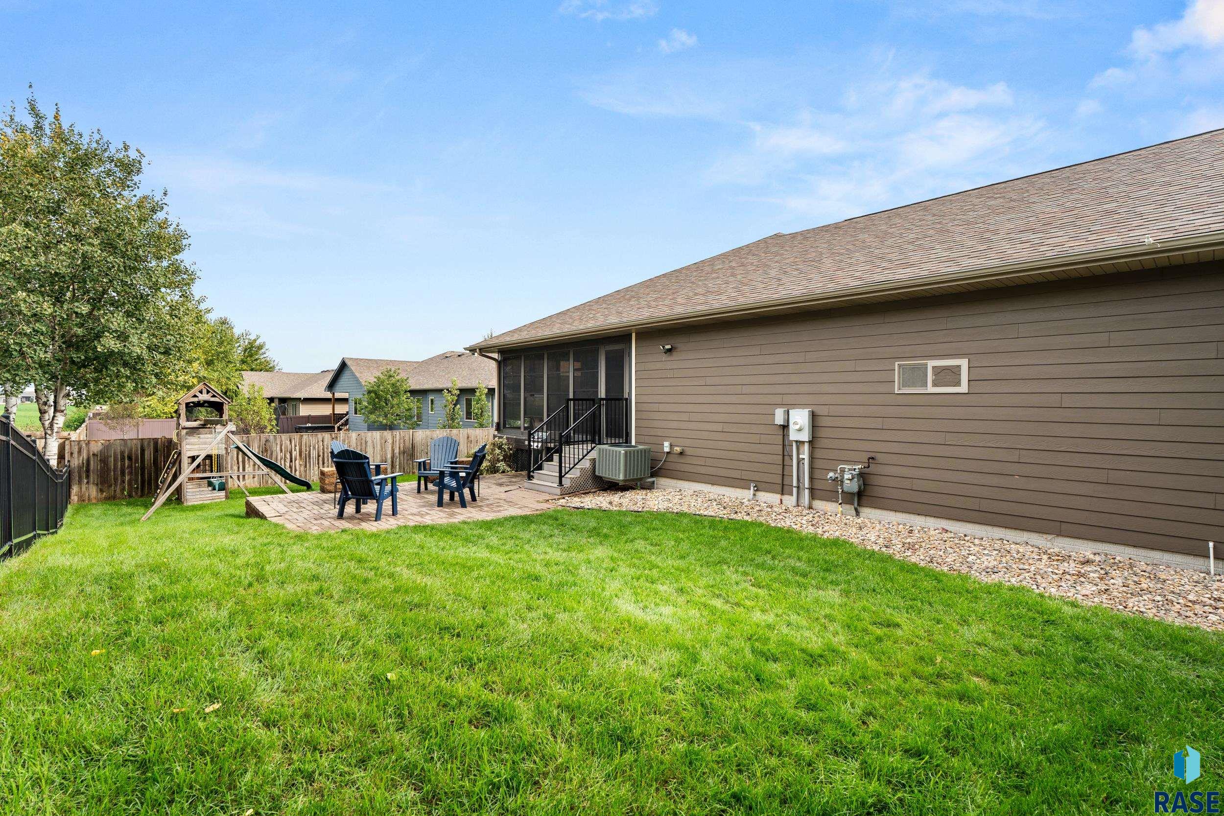8012 Grass Creek Dr, Sioux Falls