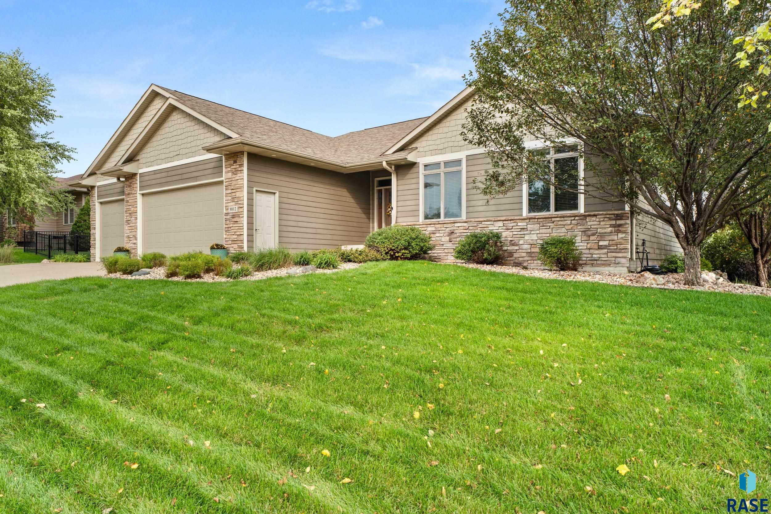 8012 Grass Creek Dr, Sioux Falls