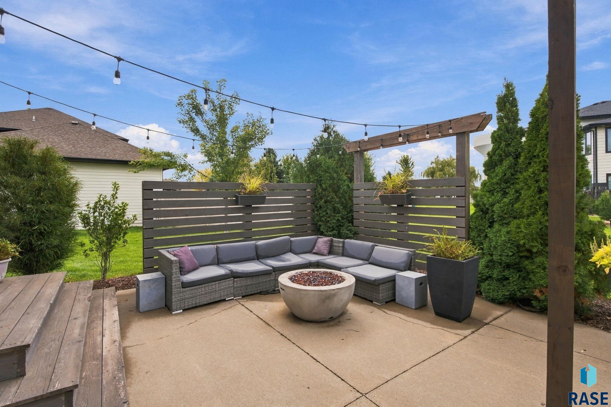 7601 Ridgestone Dr, Sioux Falls