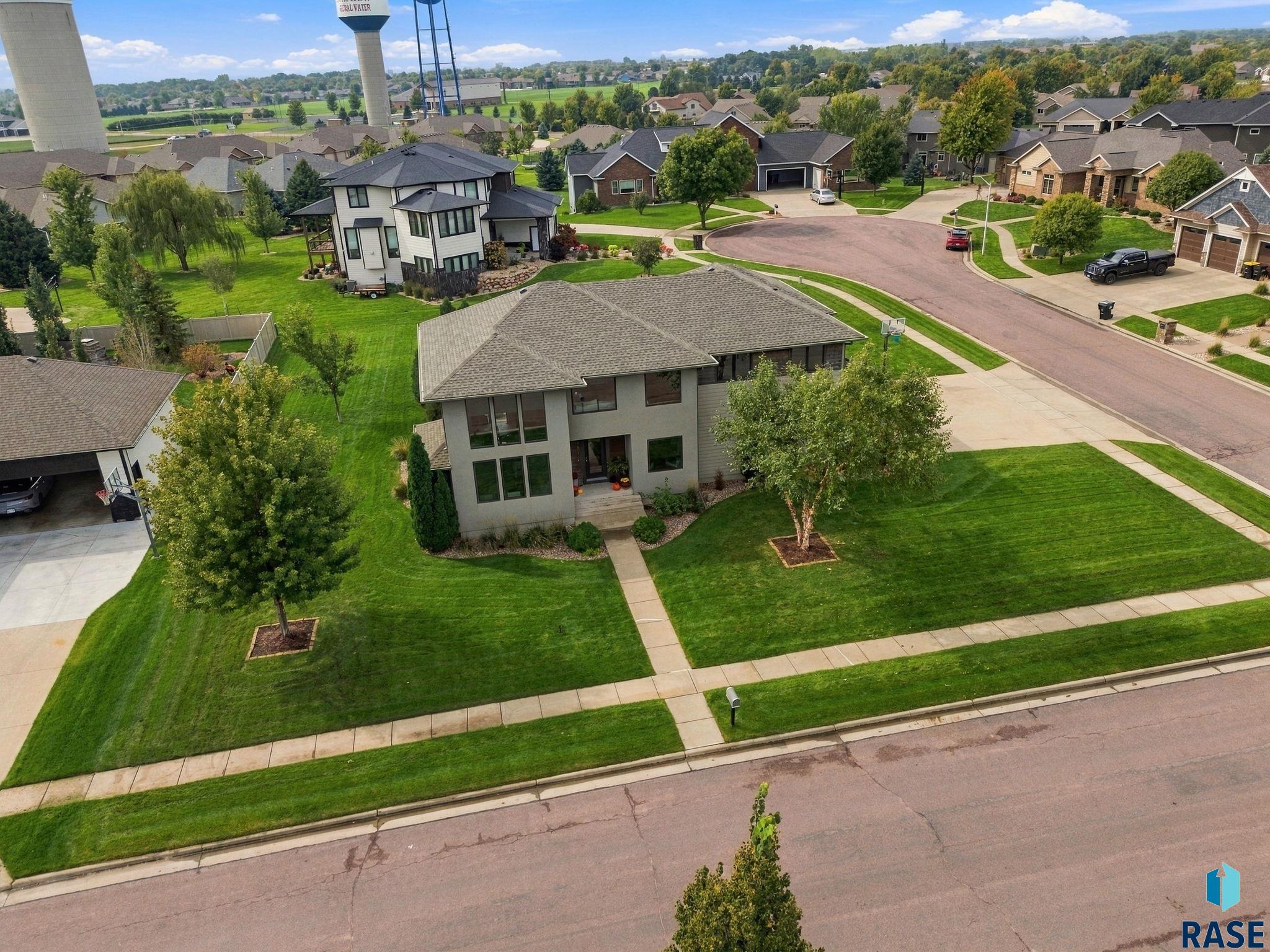 7601 Ridgestone Dr, Sioux Falls