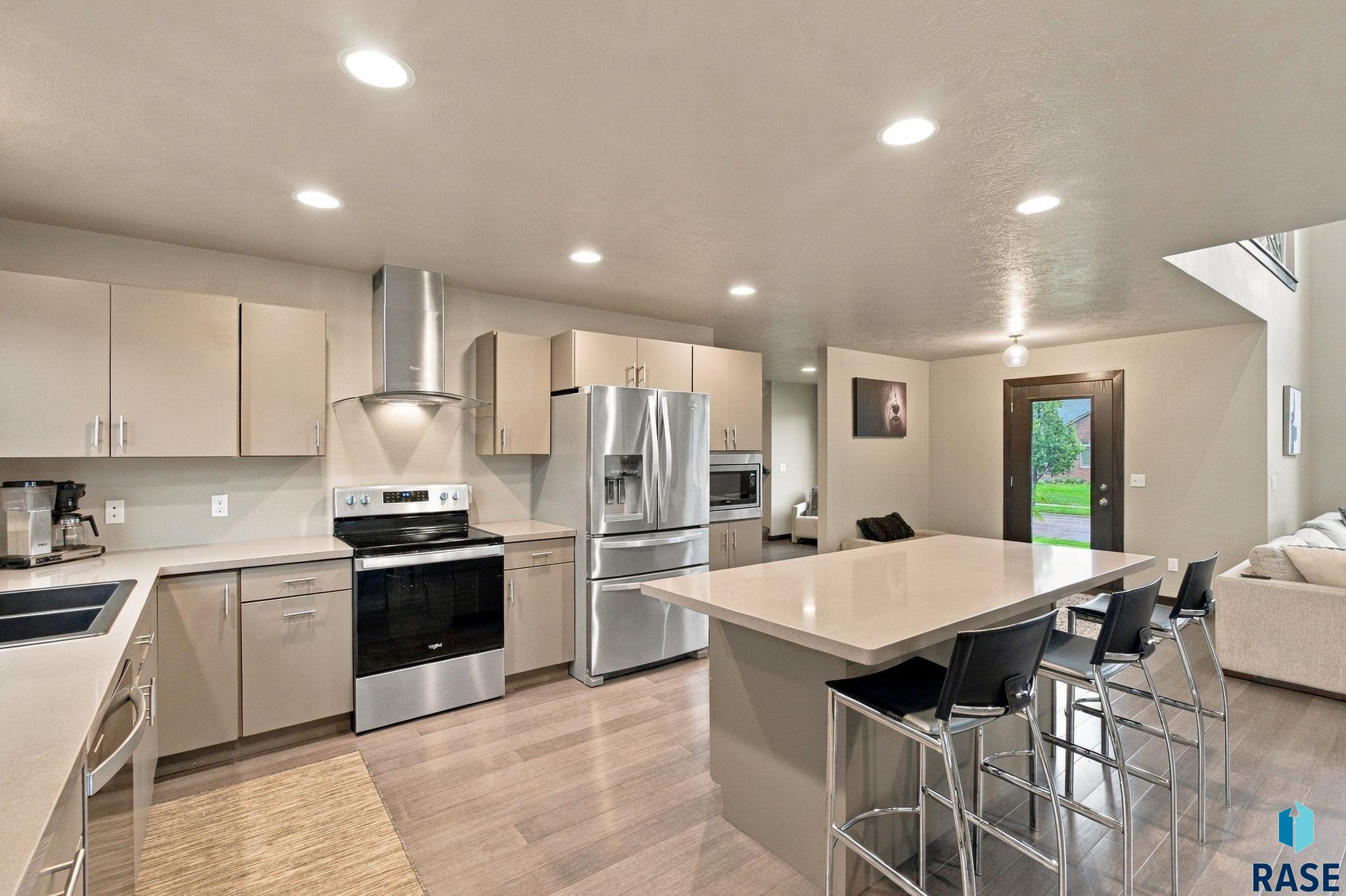 7601 Ridgestone Dr, Sioux Falls