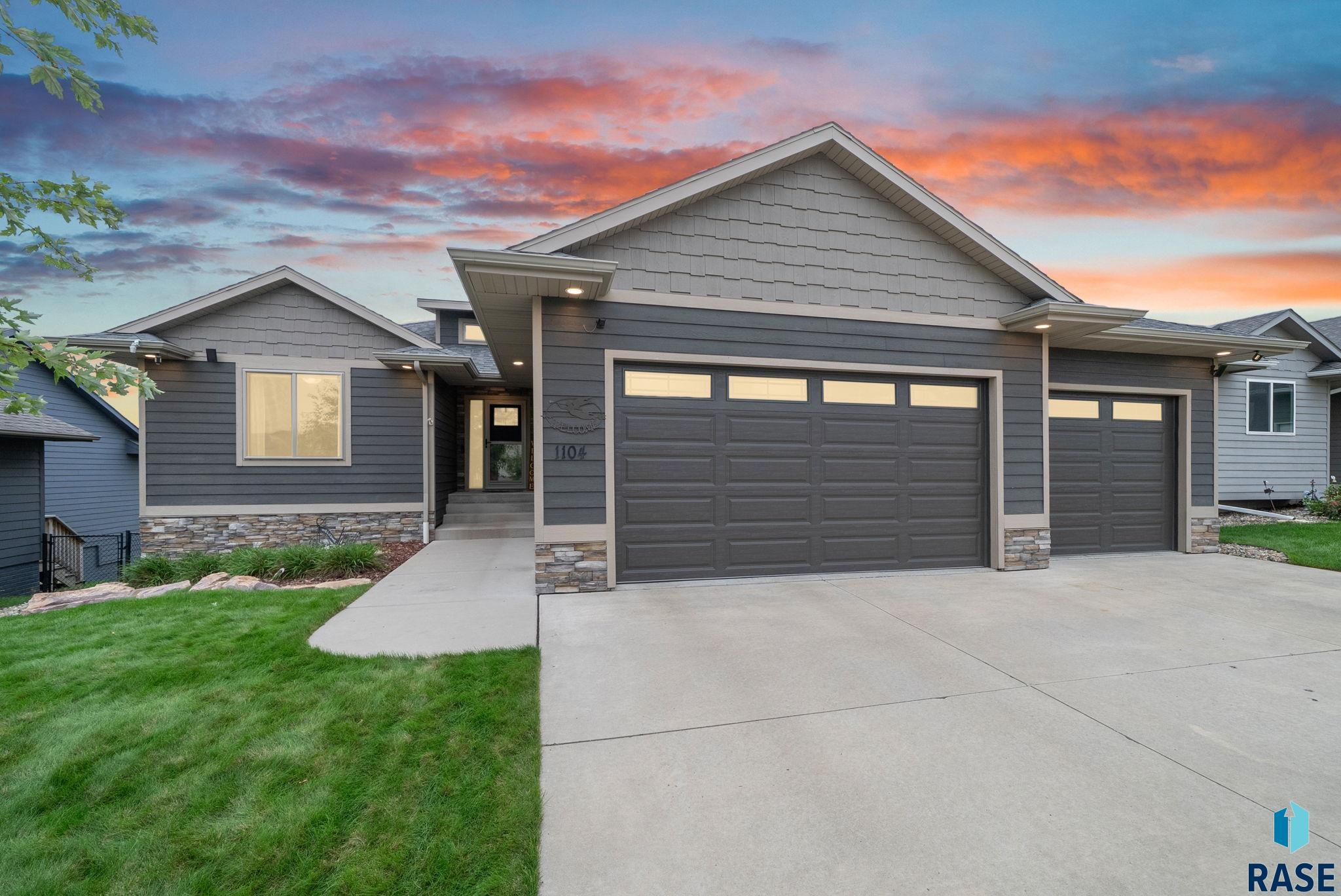 1104 N Archer Dr, Sioux Falls