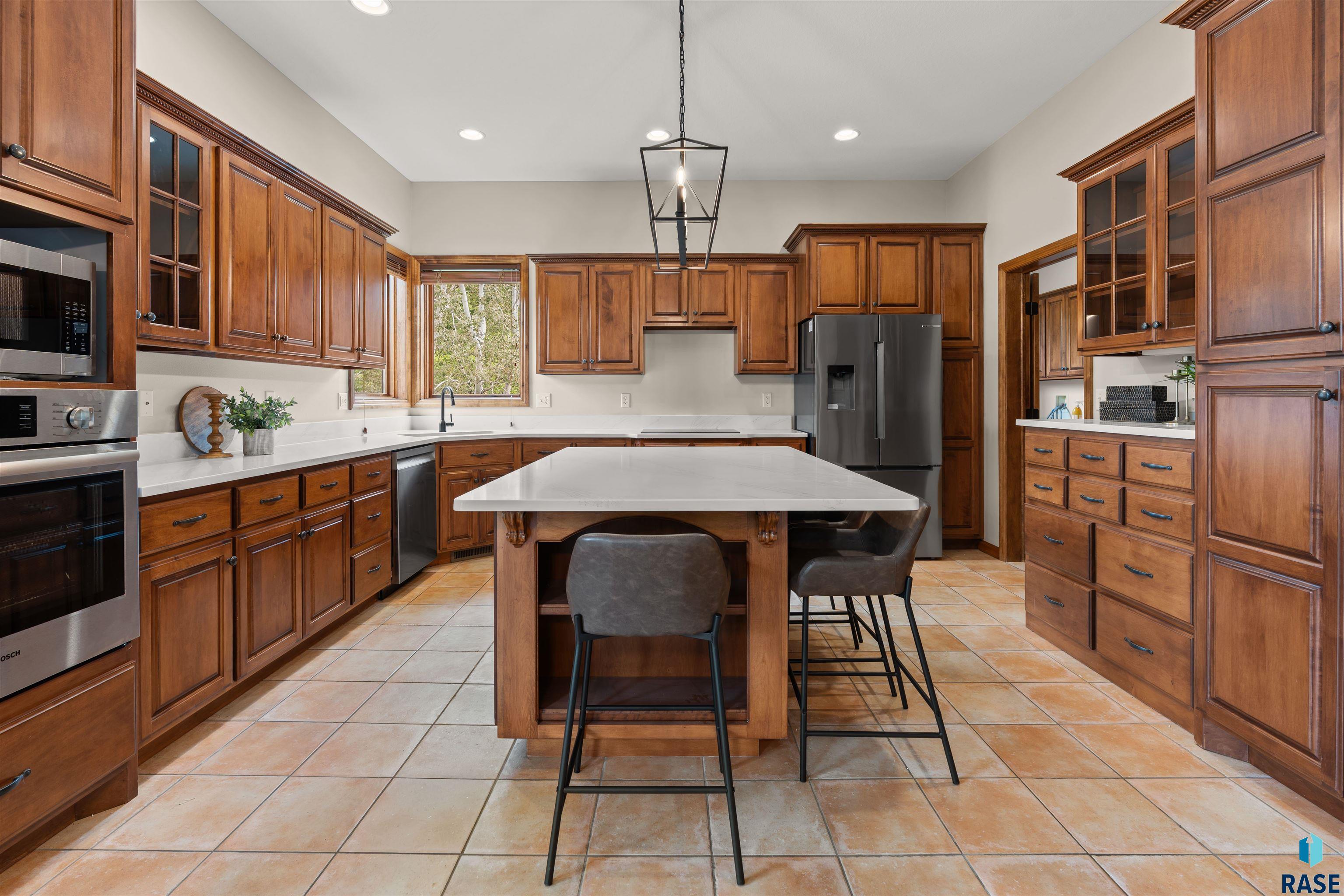 5800 Shadow Ridge Ave, Sioux Falls
