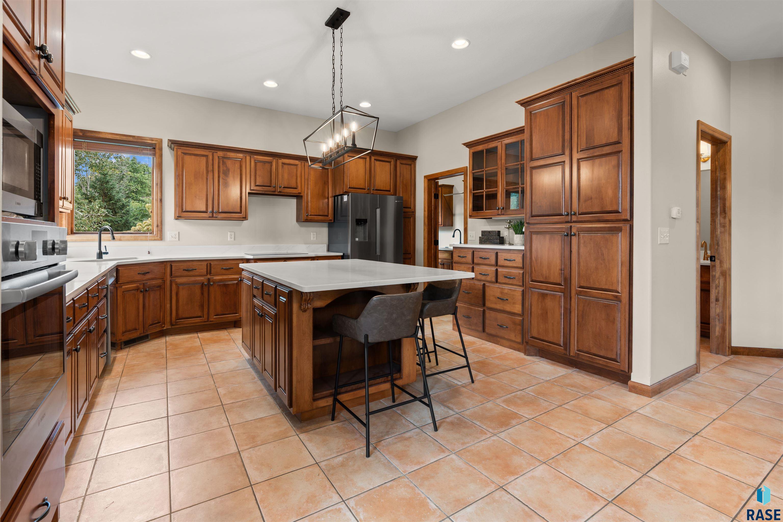 5800 Shadow Ridge Ave, Sioux Falls