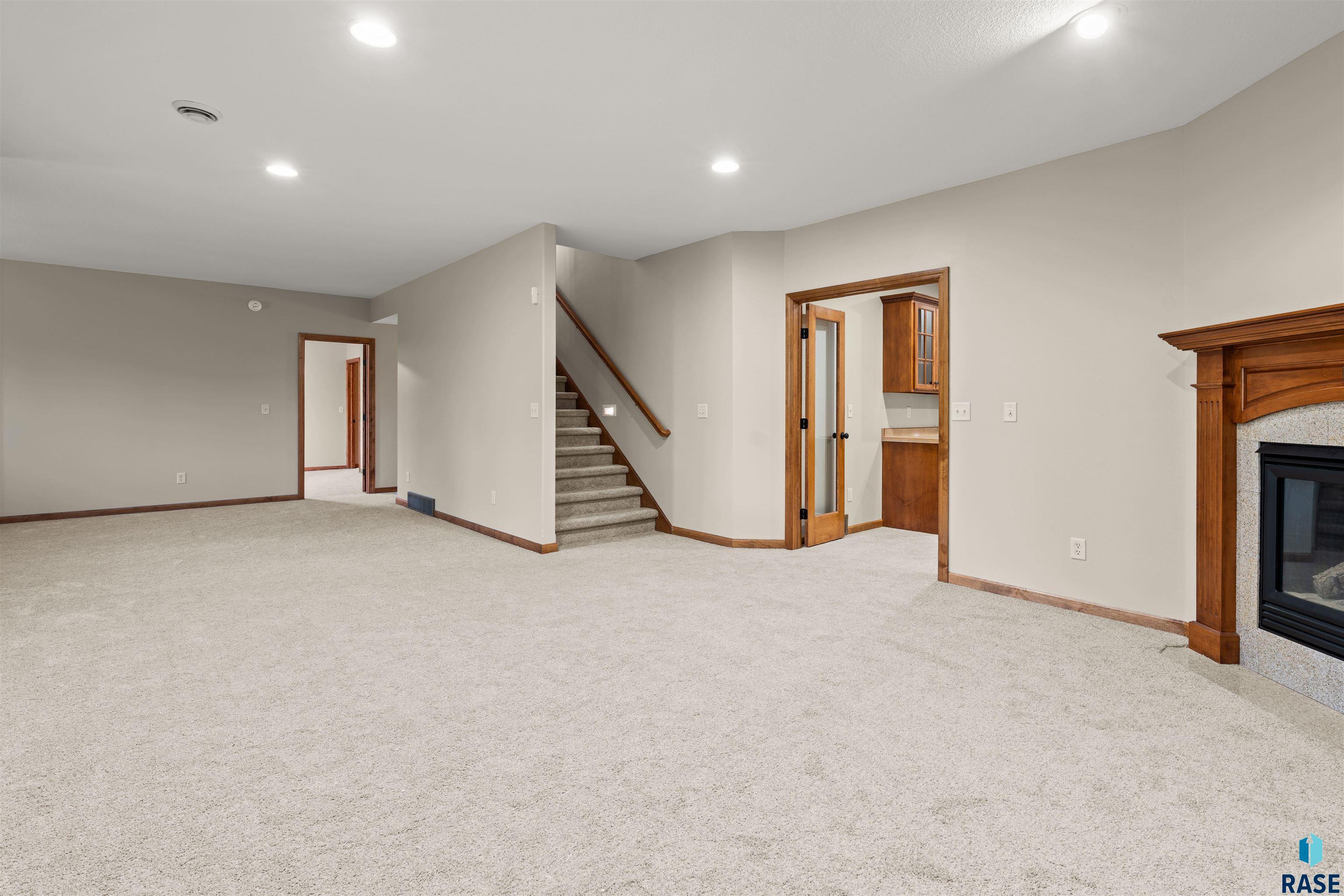 5800 Shadow Ridge Ave, Sioux Falls