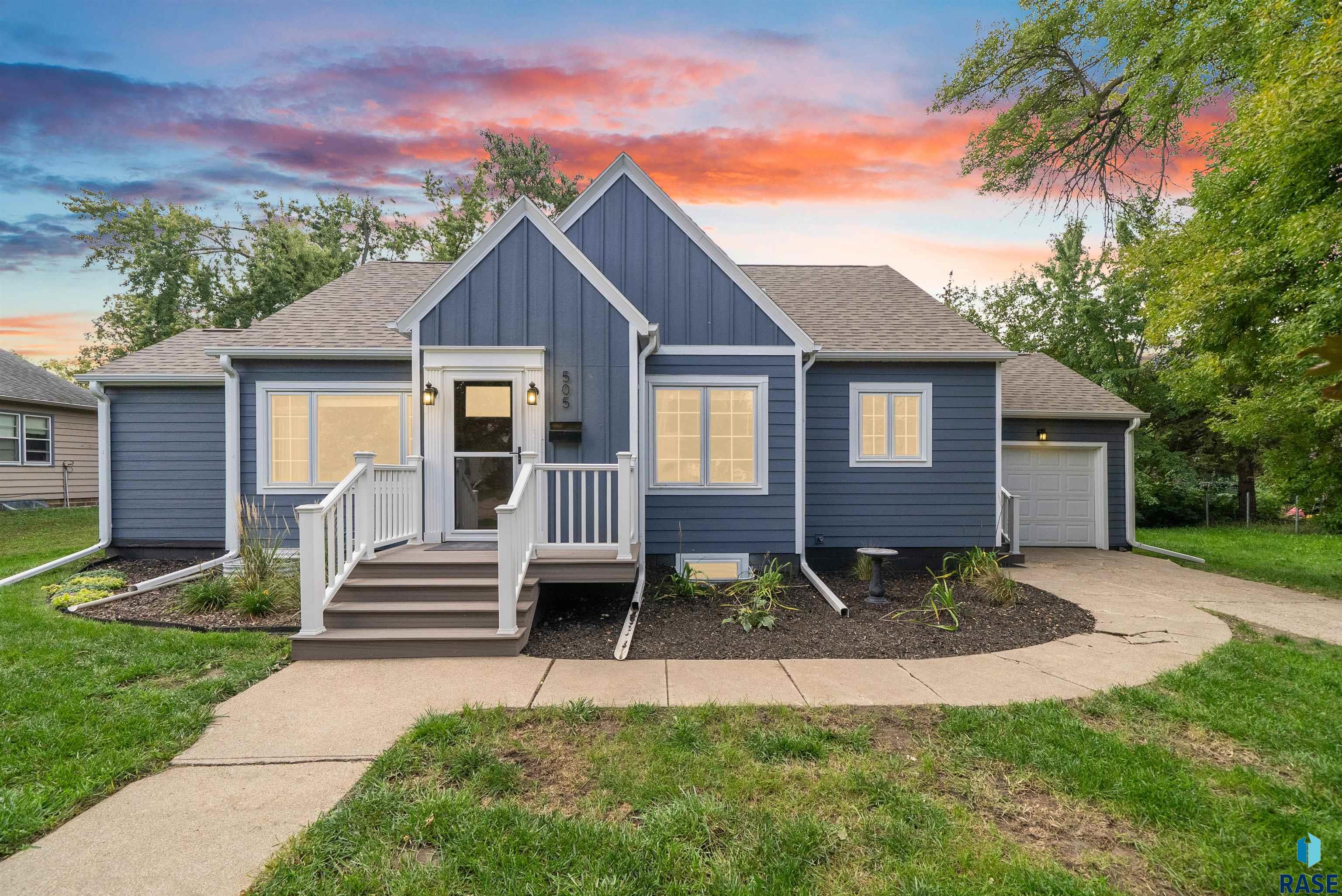 505 W Main St, Beresford