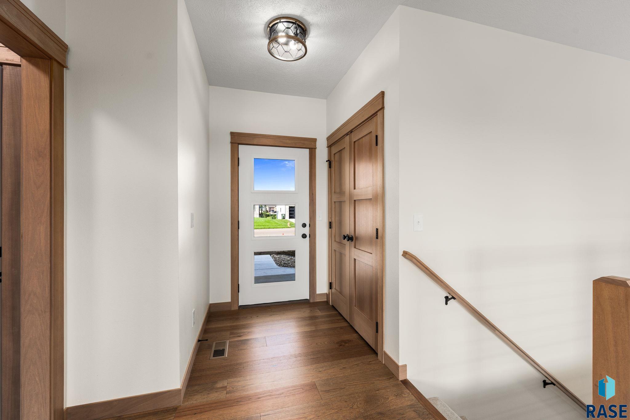 6413 Fieldview St, Sioux Falls
