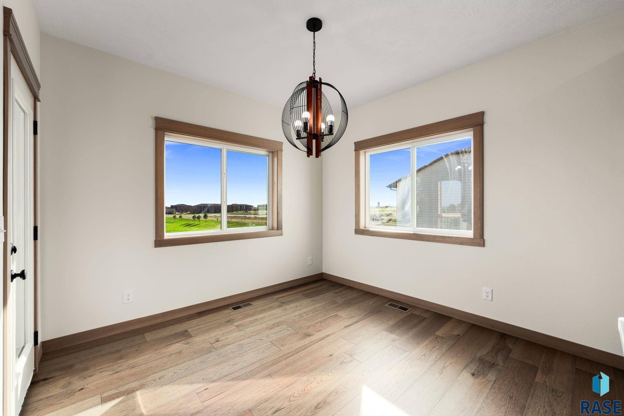 6413 Fieldview St, Sioux Falls