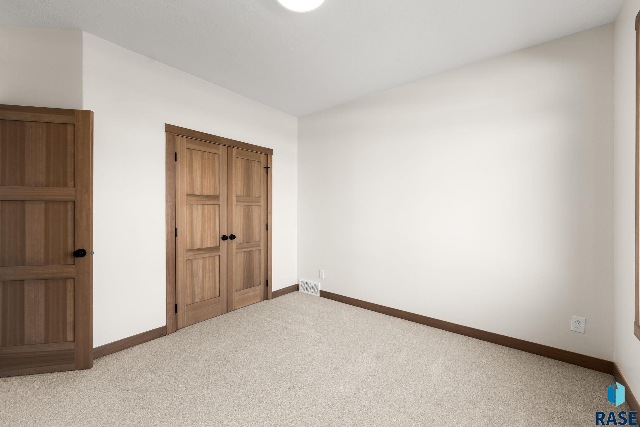 6413 Fieldview St, Sioux Falls