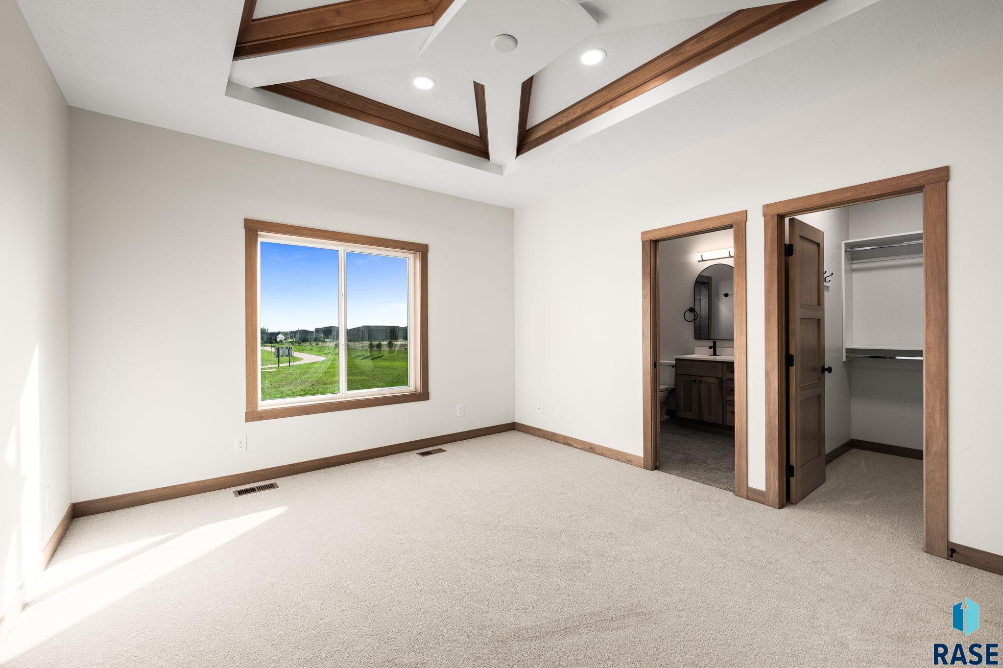 6413 Fieldview St, Sioux Falls