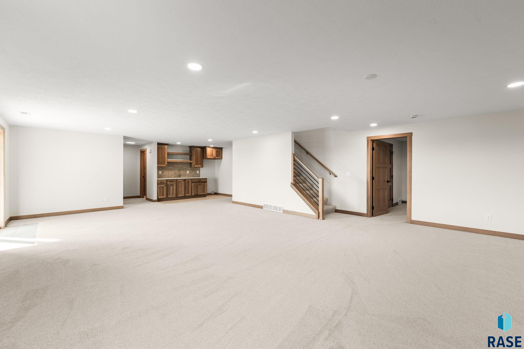 6413 Fieldview St, Sioux Falls