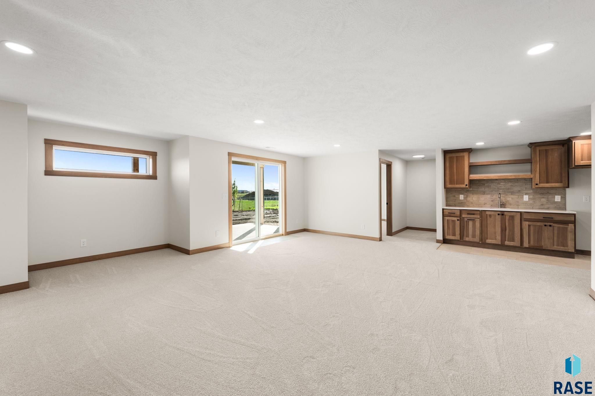 6413 Fieldview St, Sioux Falls