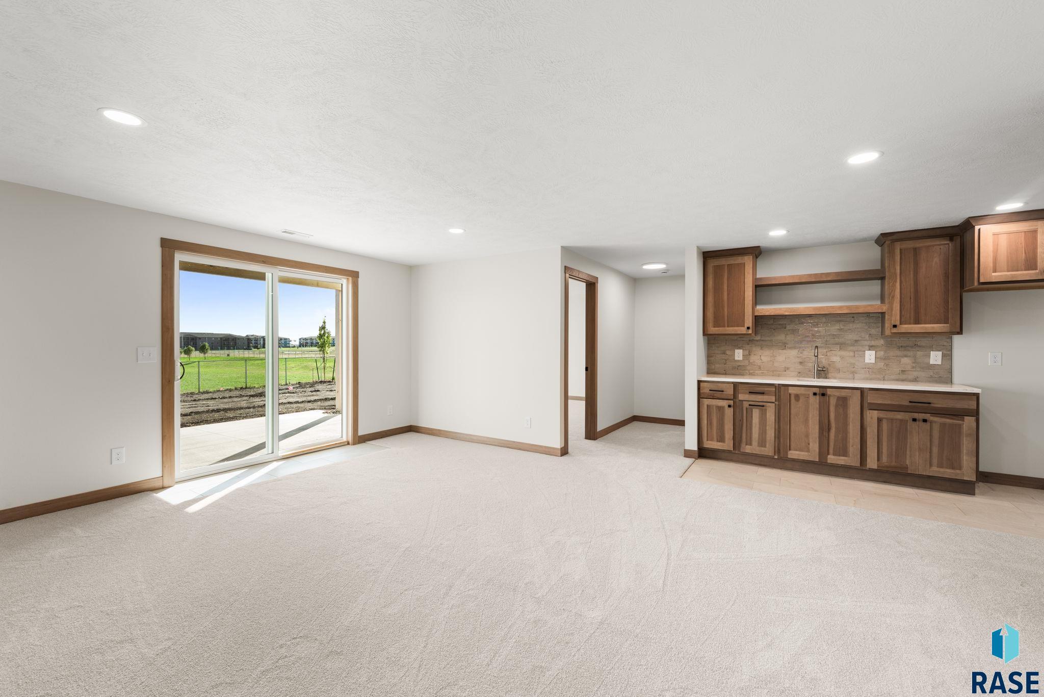 6413 Fieldview St, Sioux Falls