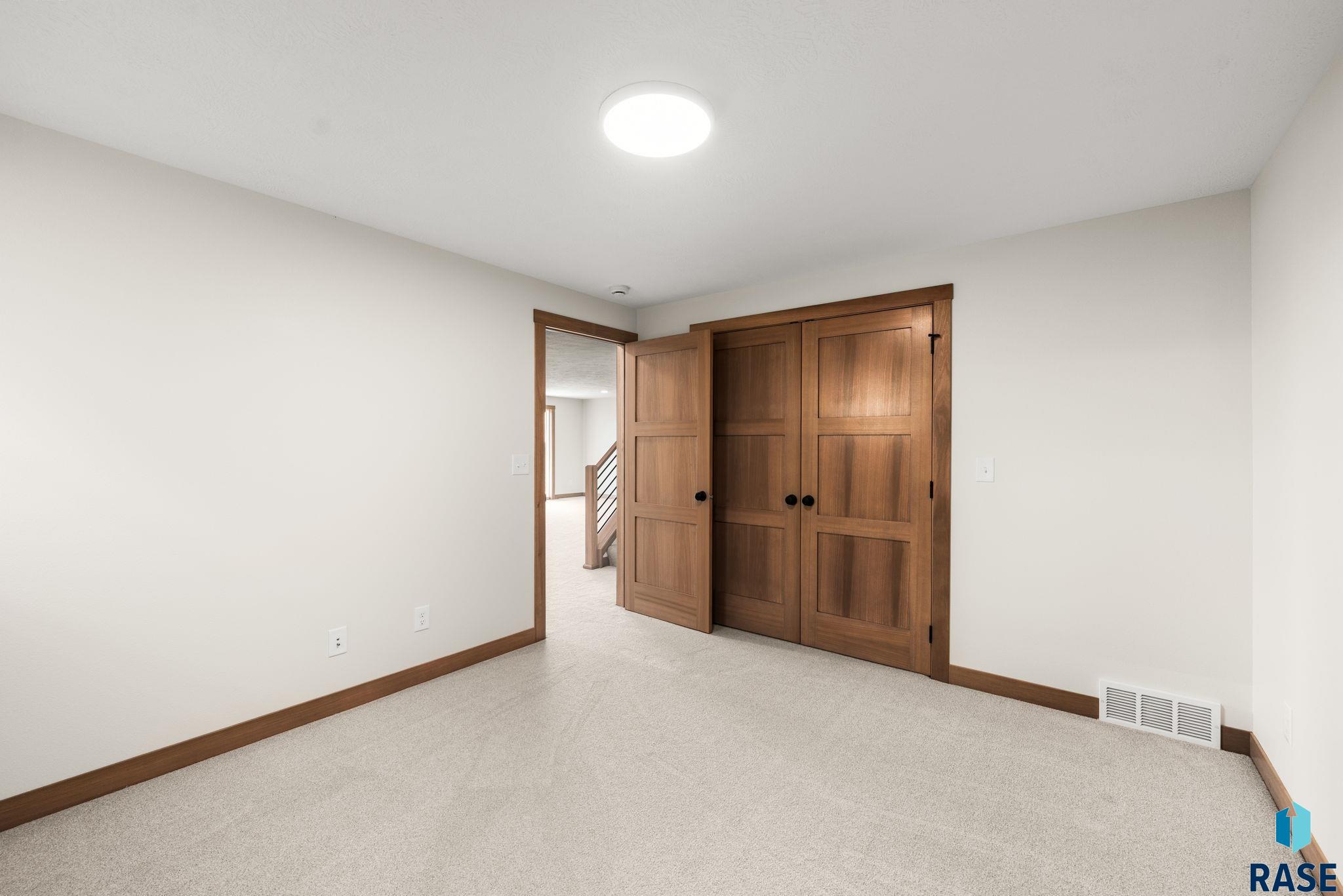 6413 Fieldview St, Sioux Falls