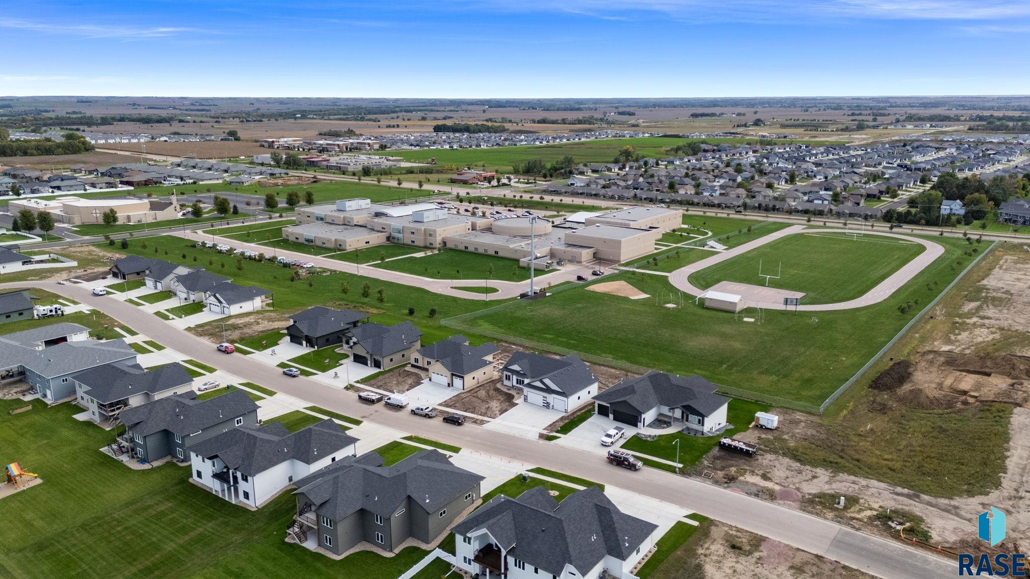 6413 Fieldview St, Sioux Falls