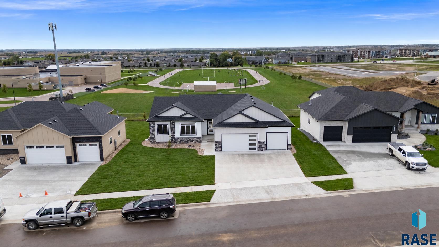 6413 Fieldview St, Sioux Falls