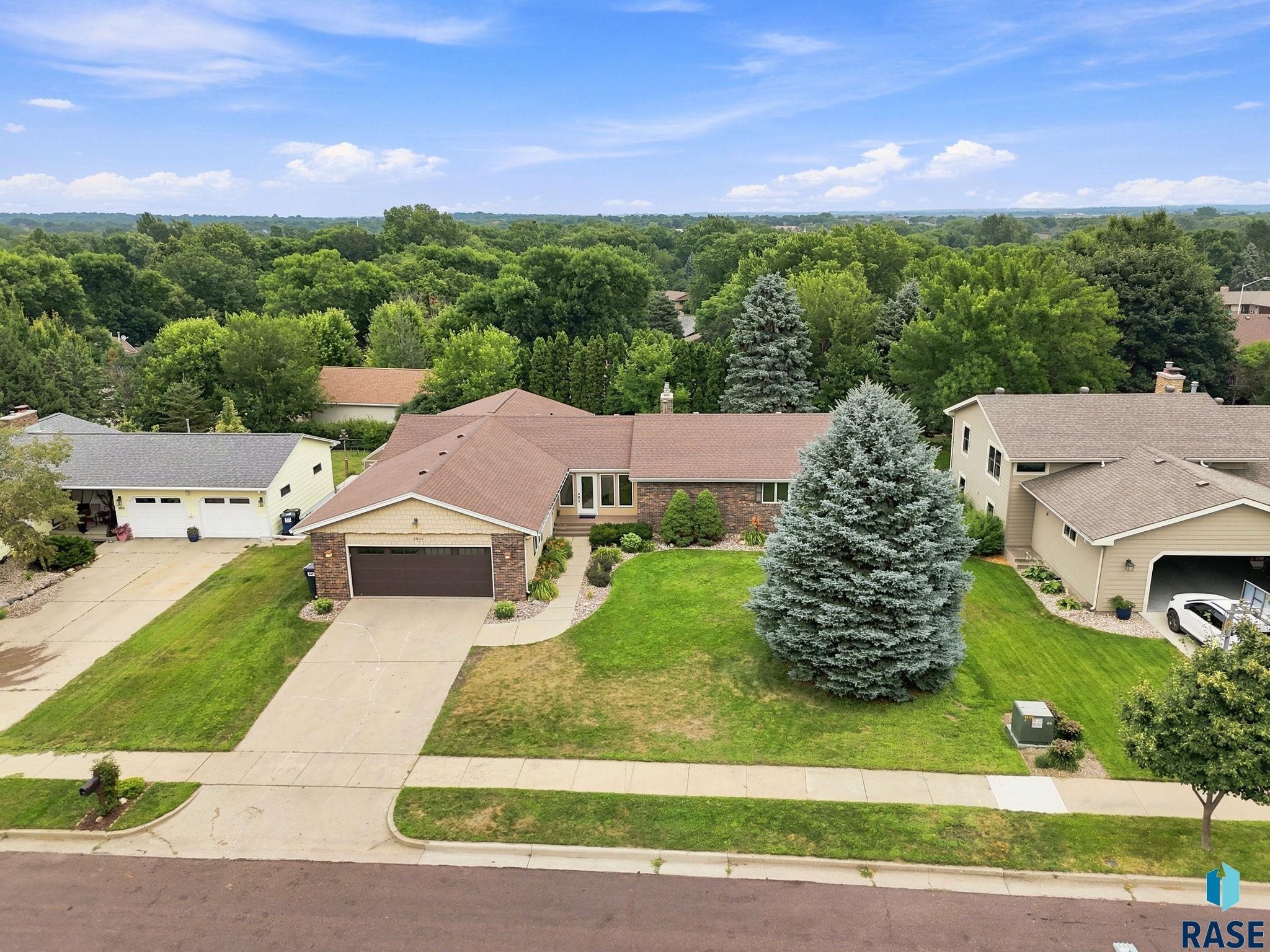 2009 E Elizabeth Dr, Sioux Falls