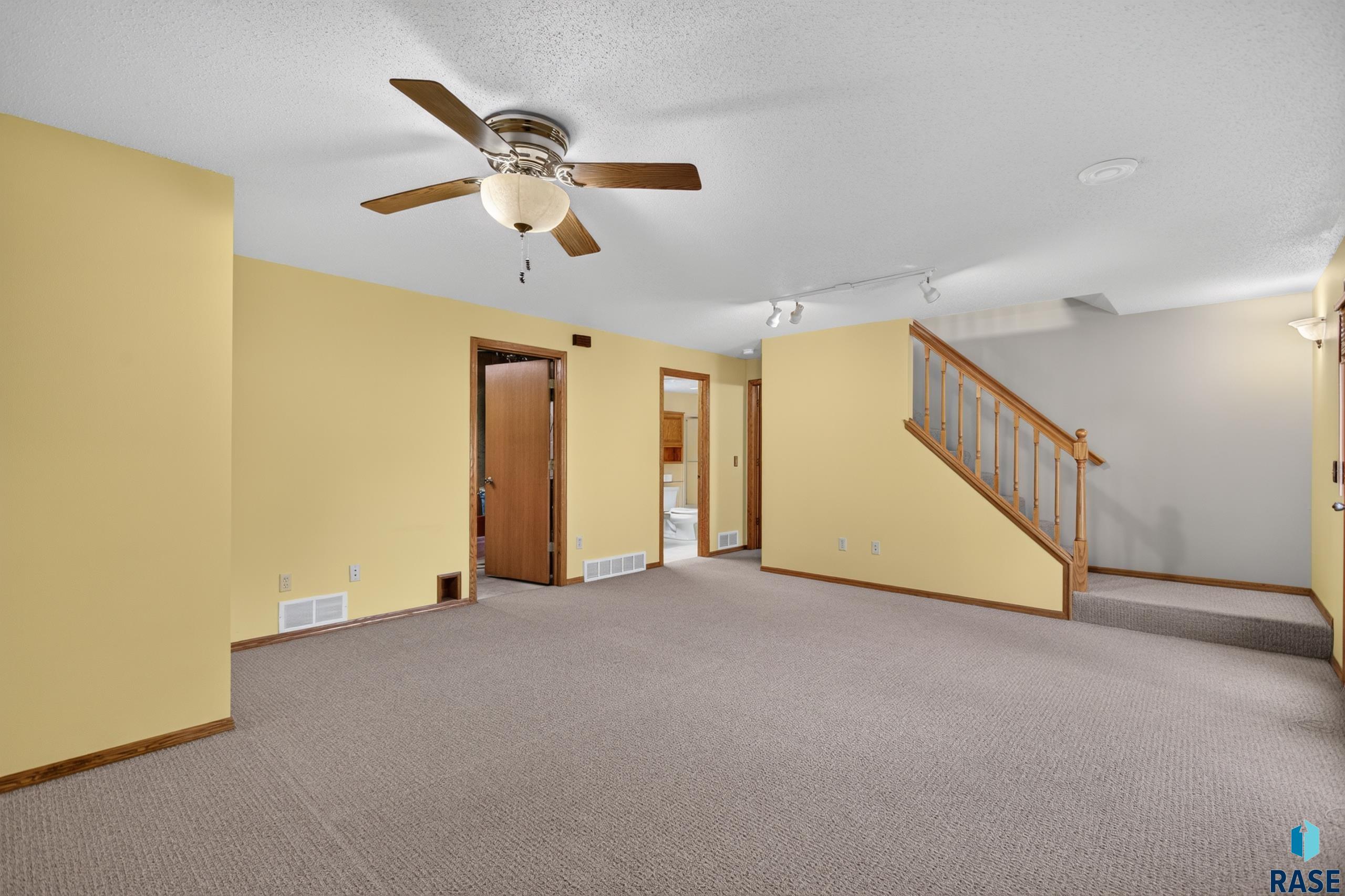 2012 Leah Cir, Sioux Falls