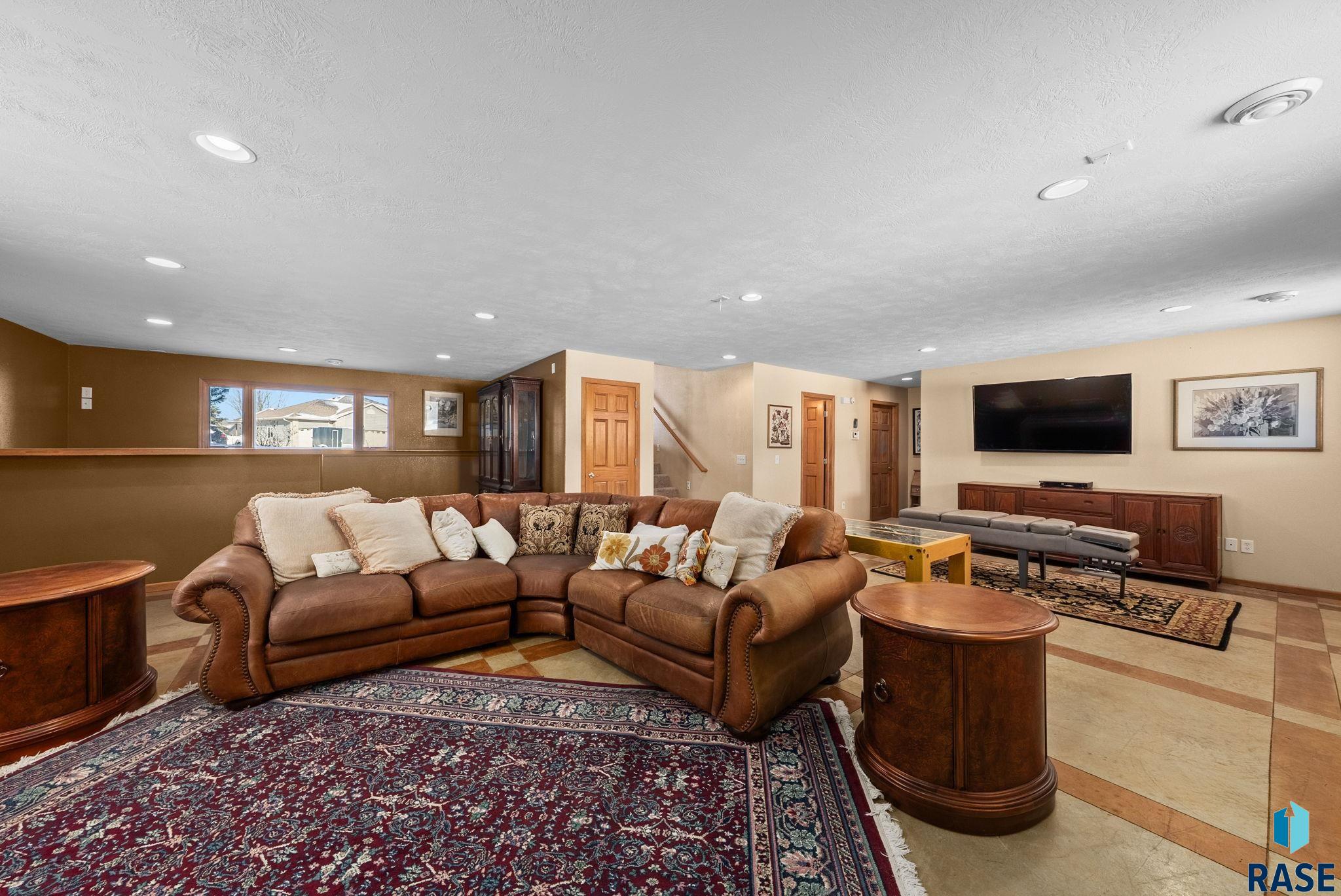 7624 Courtyard Cir, Sioux Falls