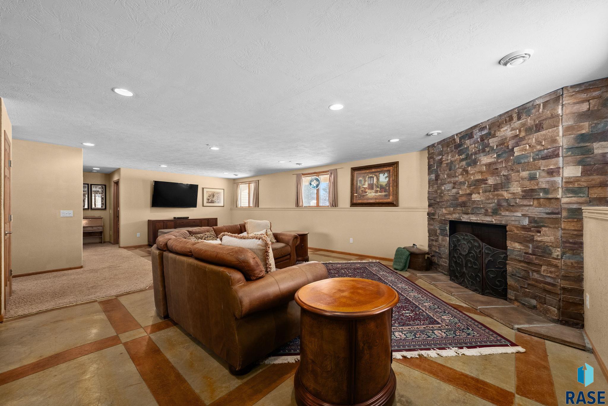 7624 Courtyard Cir, Sioux Falls
