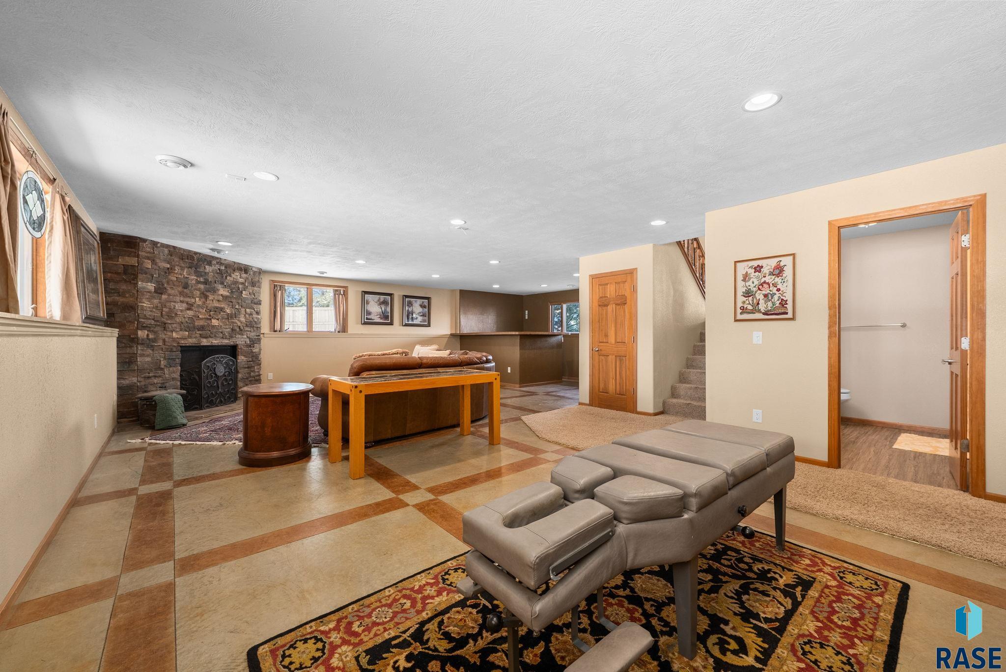 7624 Courtyard Cir, Sioux Falls