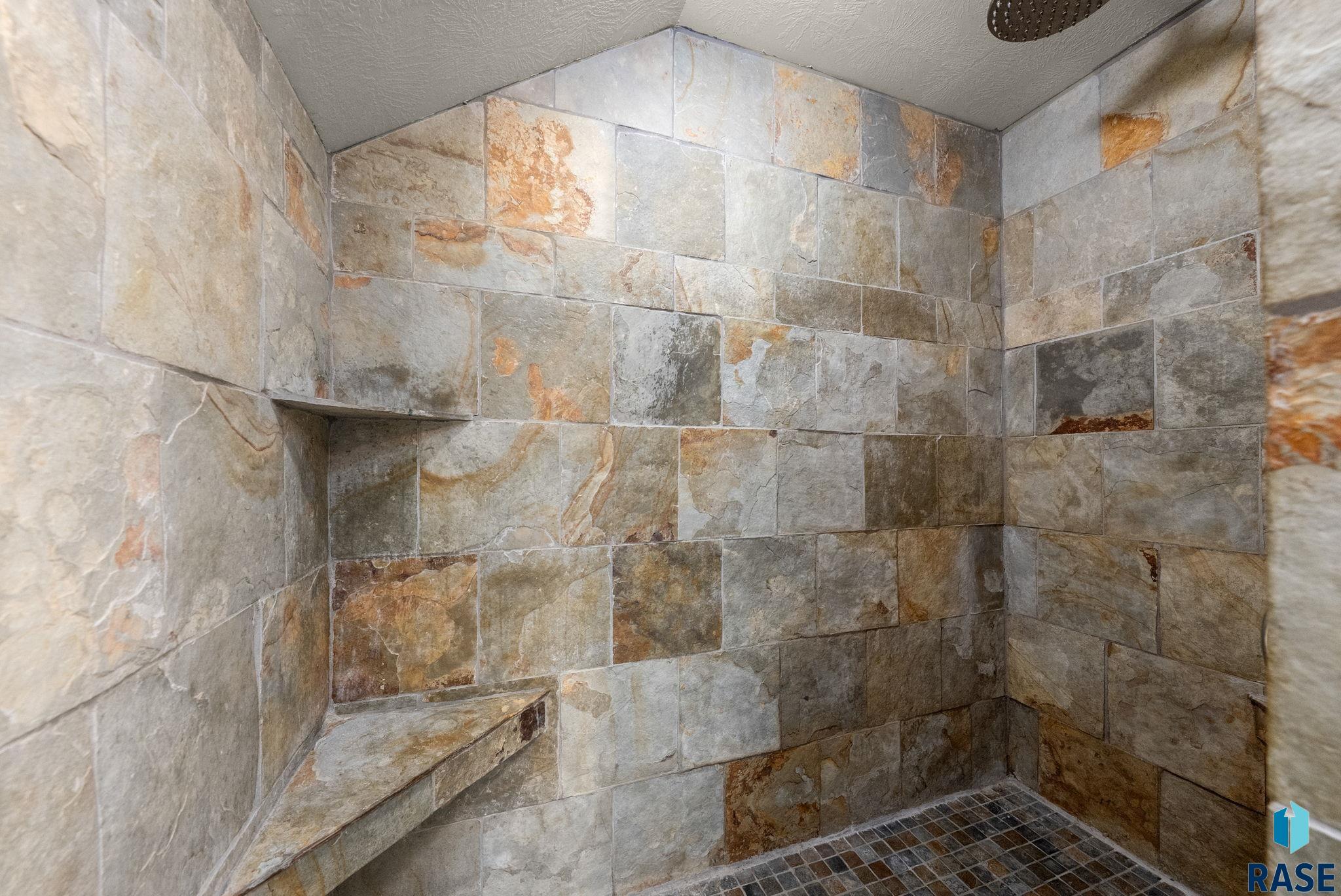 7624 Courtyard Cir, Sioux Falls
