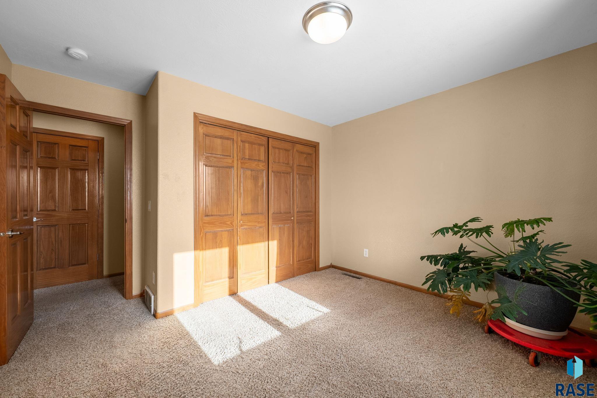 7624 Courtyard Cir, Sioux Falls