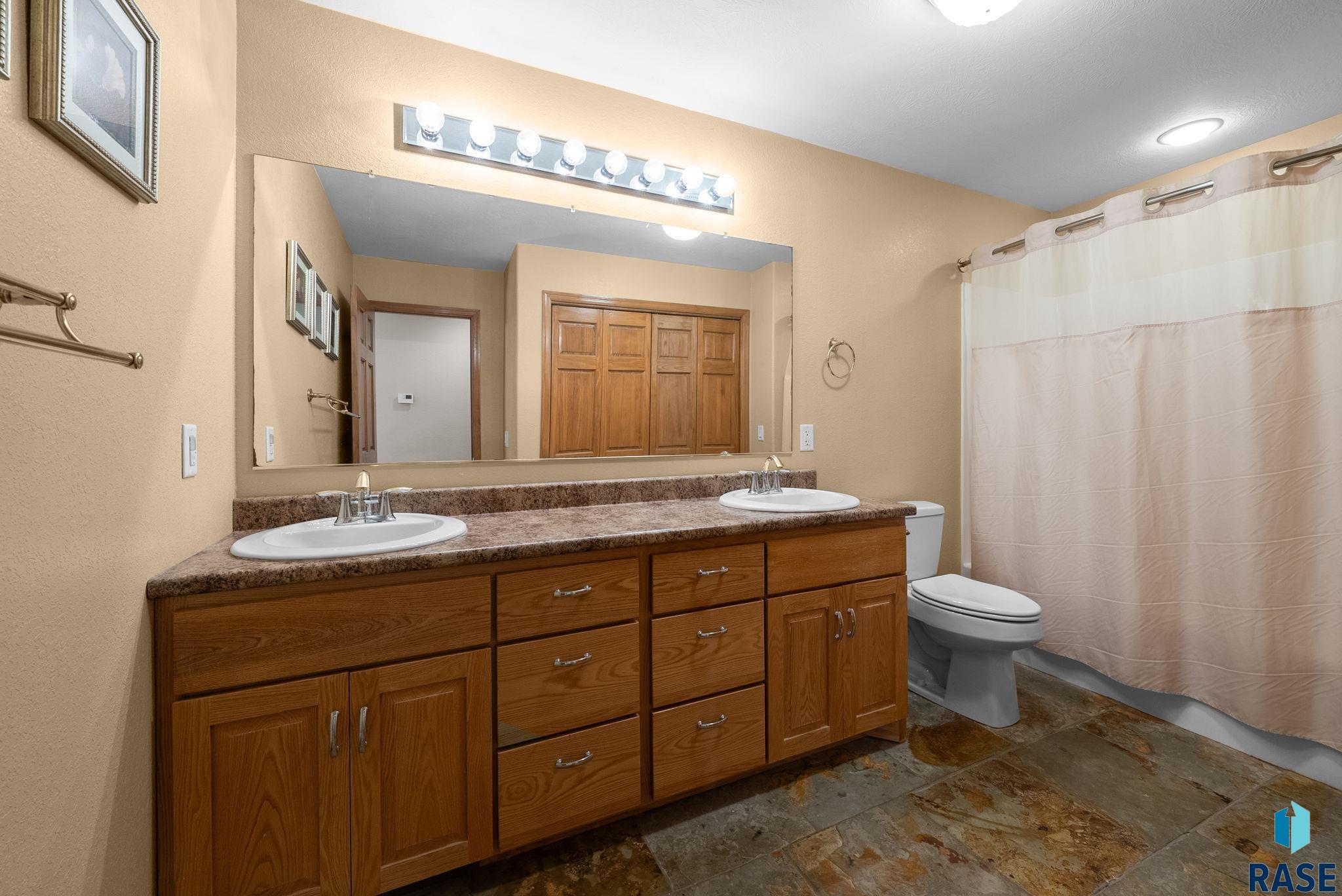 7624 Courtyard Cir, Sioux Falls
