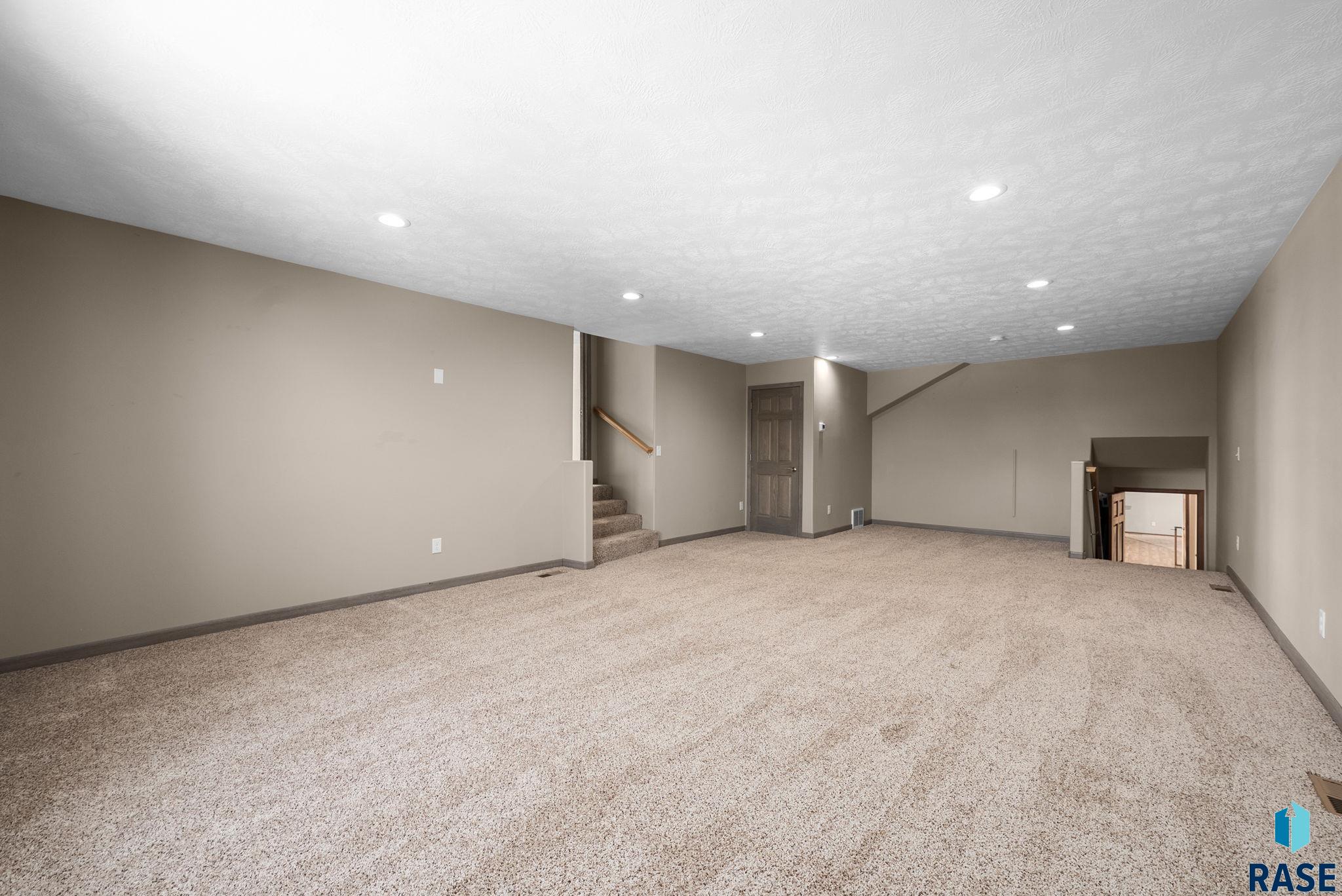 7624 Courtyard Cir, Sioux Falls