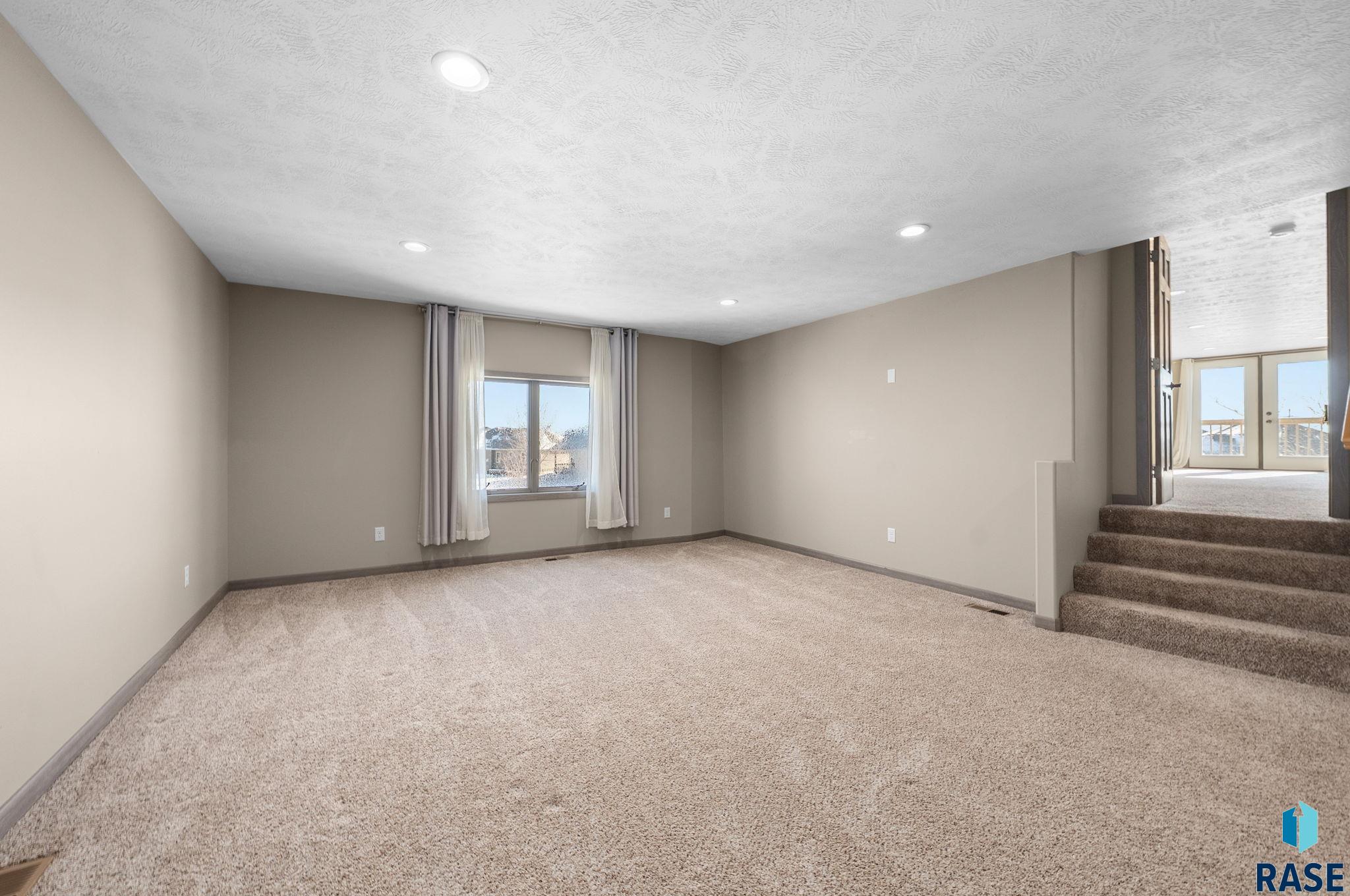 7624 Courtyard Cir, Sioux Falls