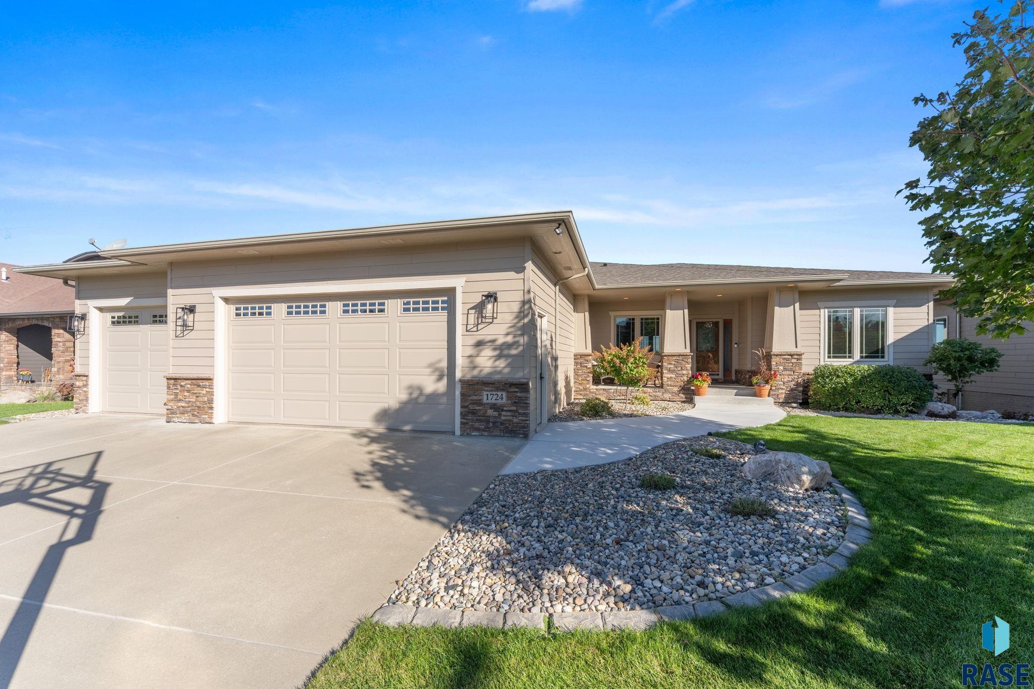 1724 W Grand Arbor Cir, Sioux Falls