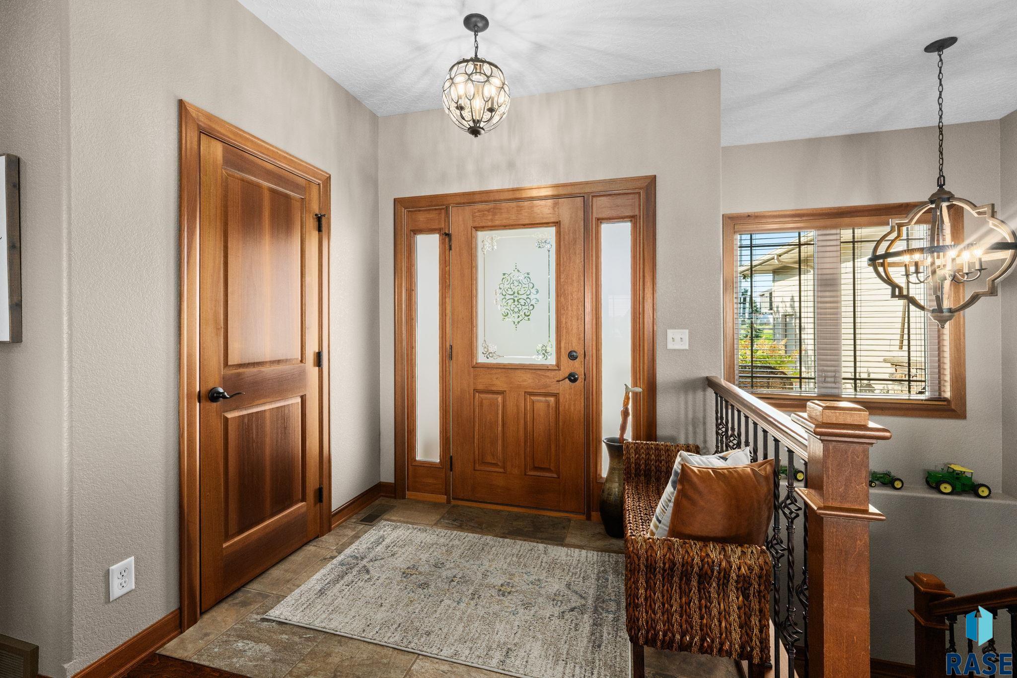 1724 Grand Arbor Cir, Sioux Falls