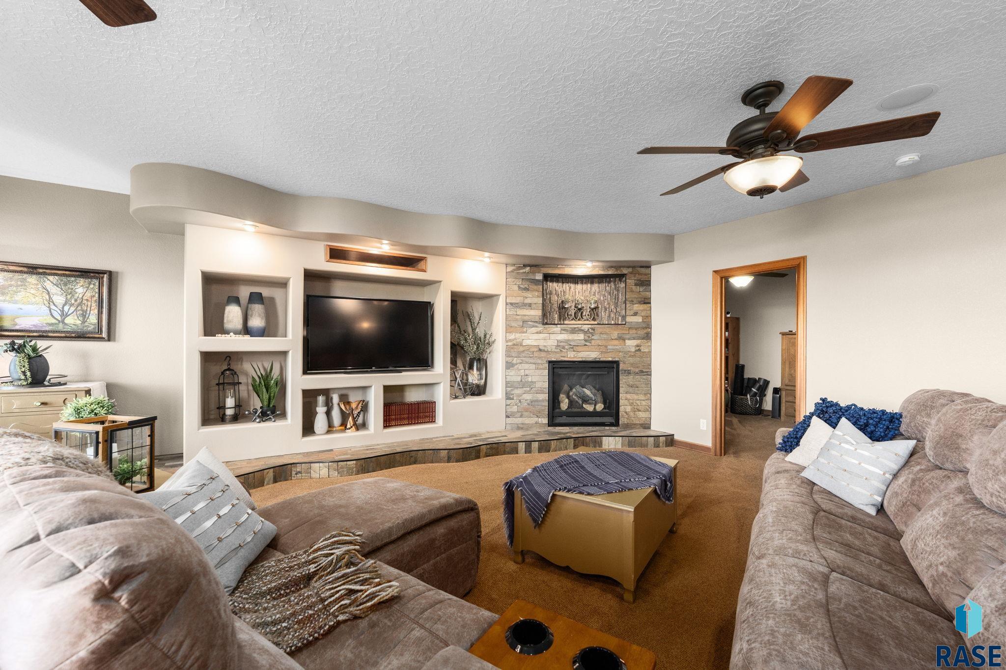 1724 Grand Arbor Cir, Sioux Falls