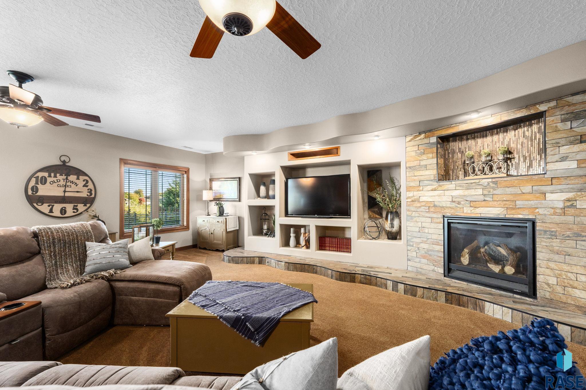 1724 Grand Arbor Cir, Sioux Falls