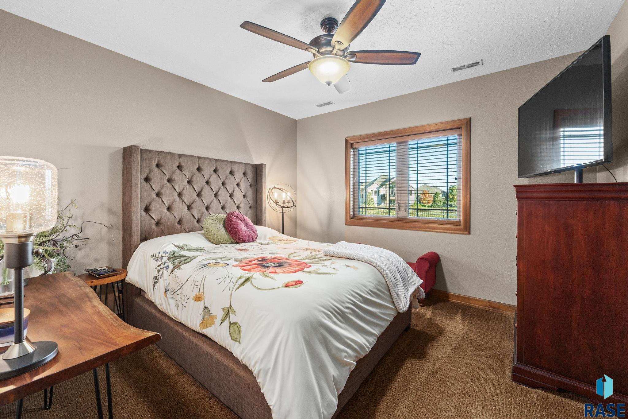 1724 Grand Arbor Cir, Sioux Falls