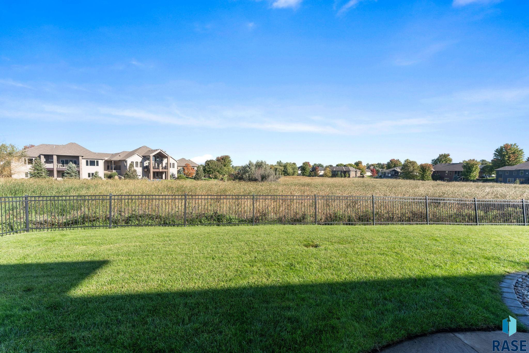 1724 Grand Arbor Cir, Sioux Falls