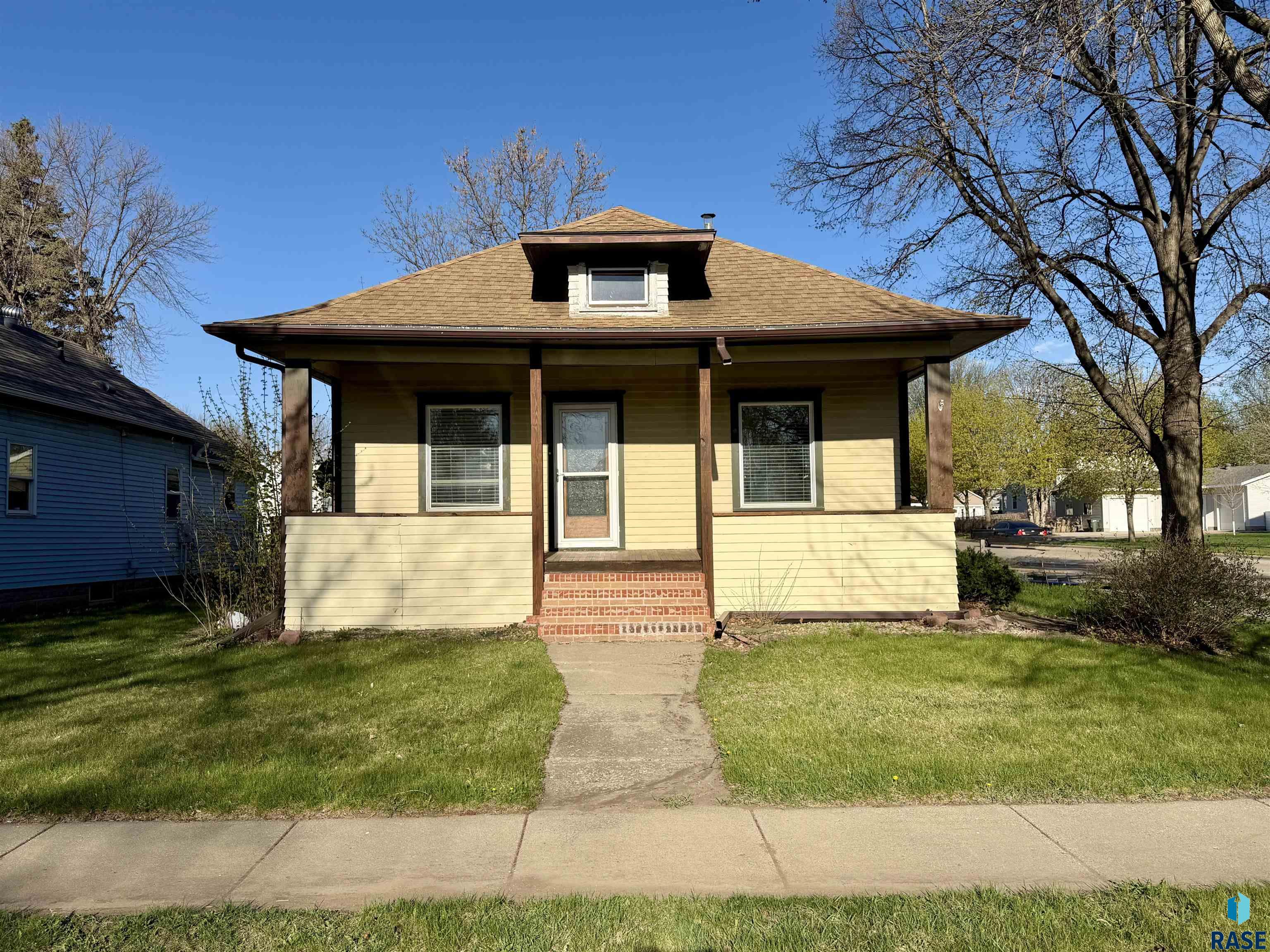631 N Cedar St, Luverne