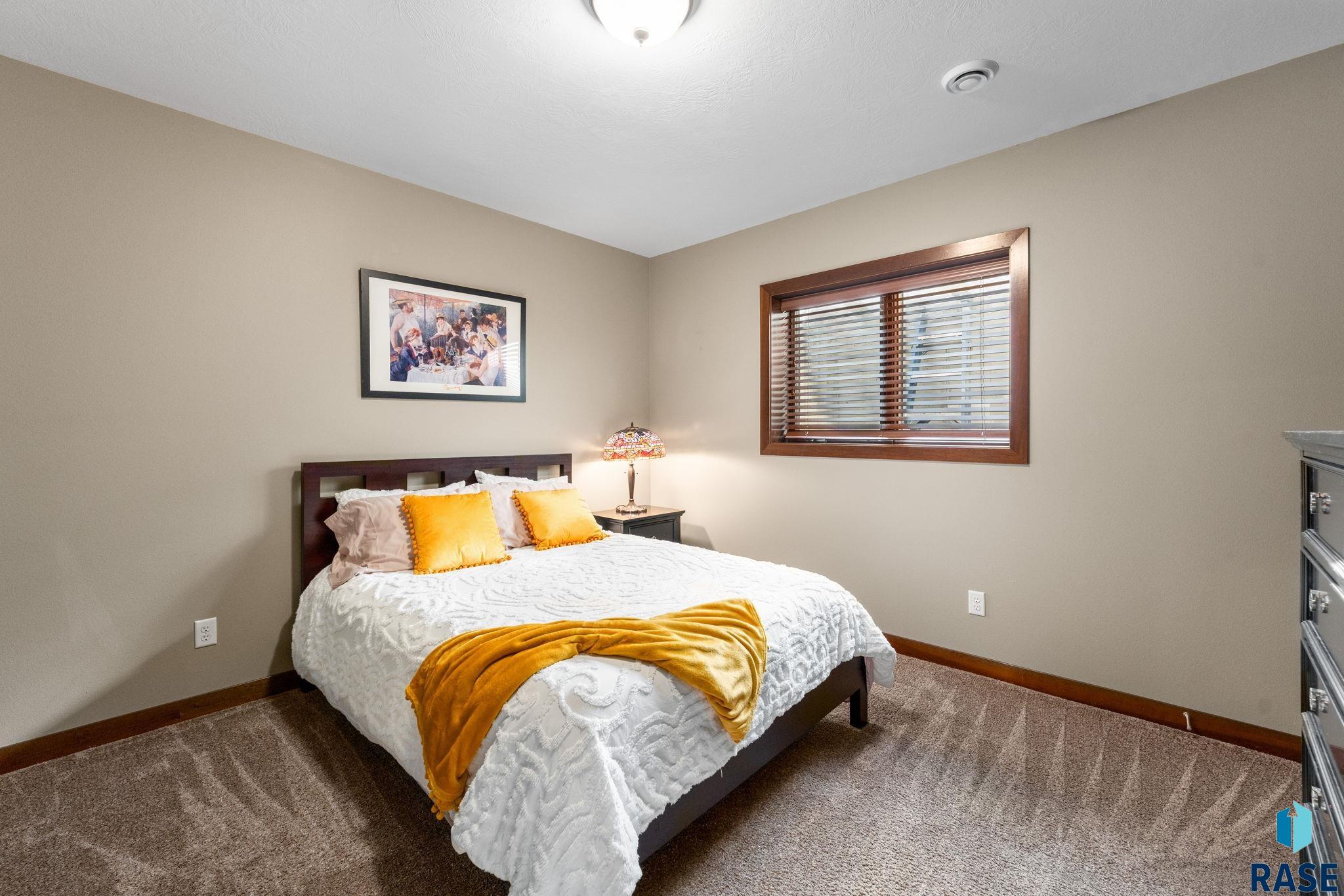 7404 High Cross Trl, Sioux Falls