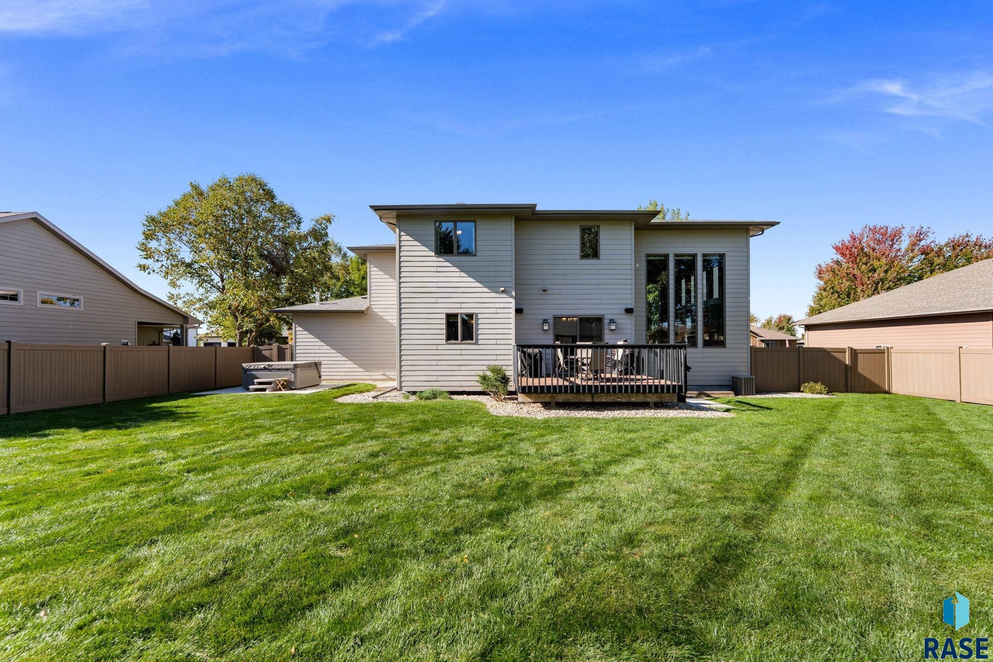 7404 High Cross Trl, Sioux Falls