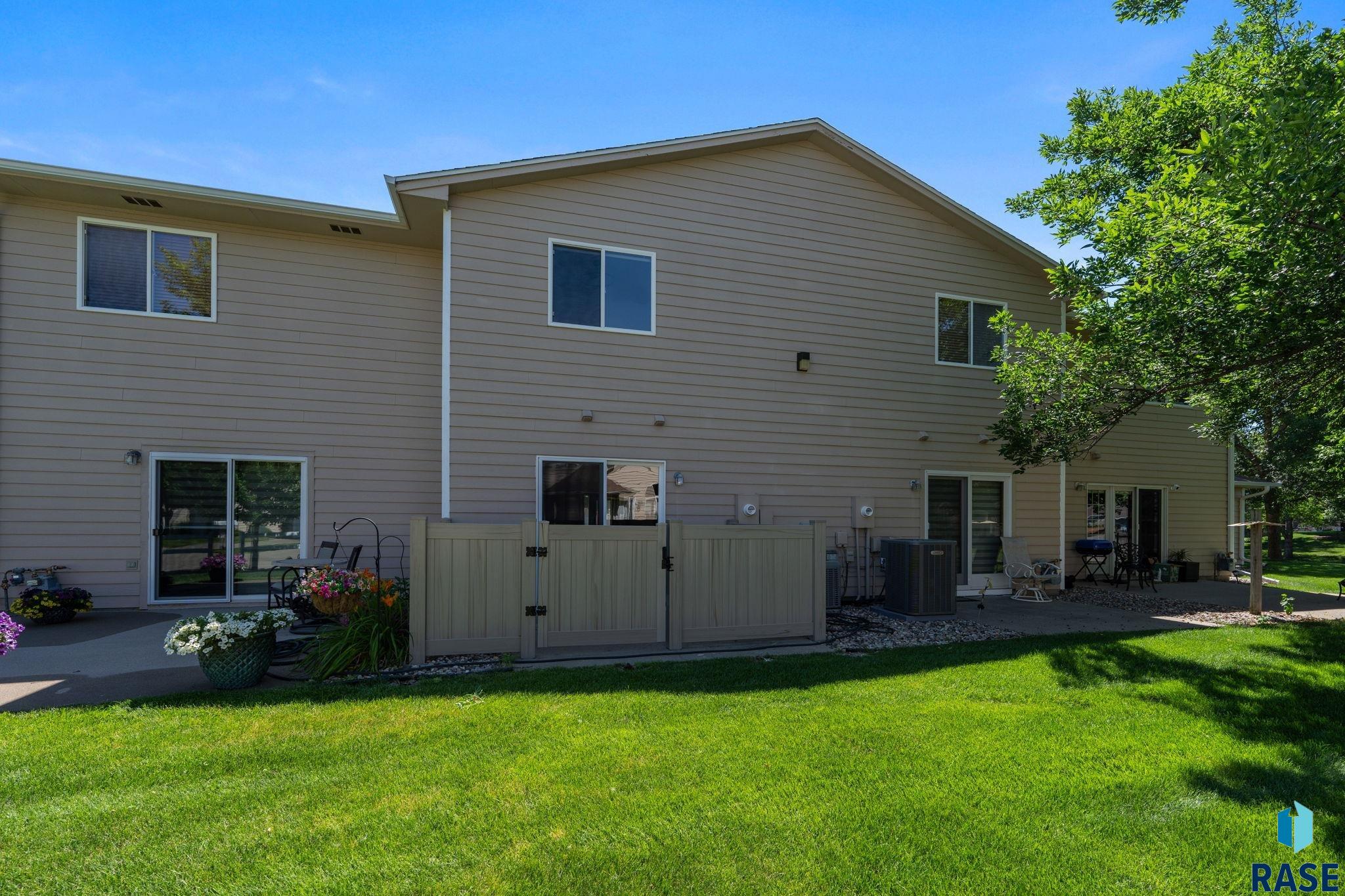 1909 Sertoma Ave, Sioux Falls