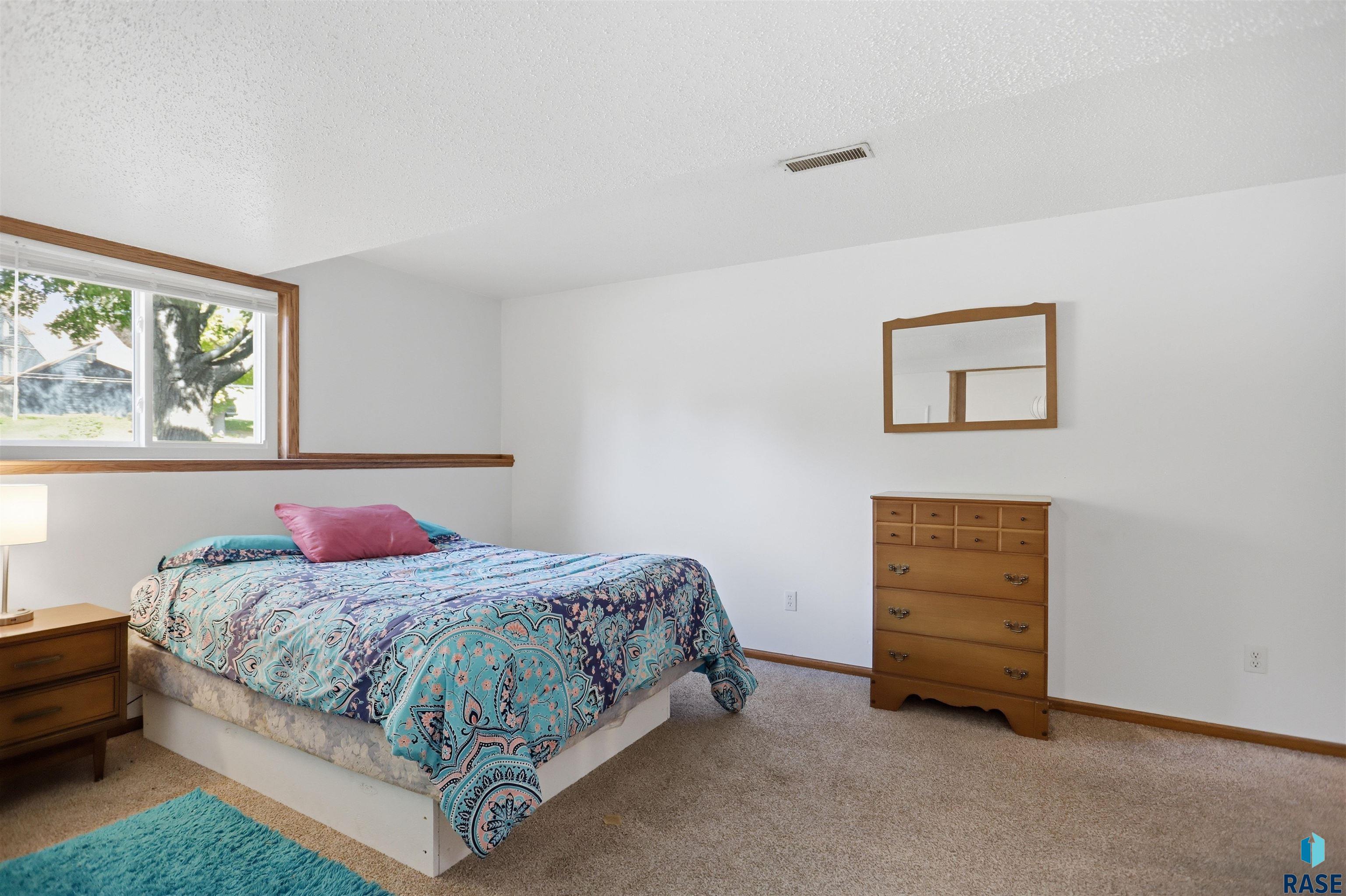 405 407 57th St, Sioux Falls