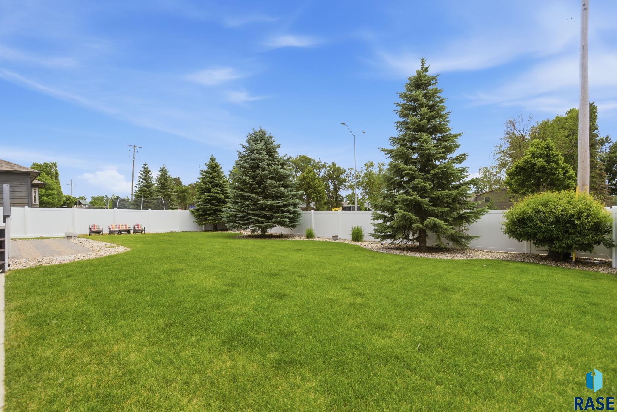 1325 Waterstone Dr, Sioux Falls